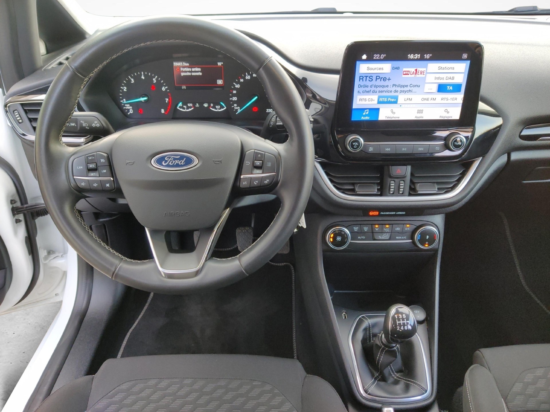 FORD Fiesta 1.0 EcoB Hybrid Titanium-image-10