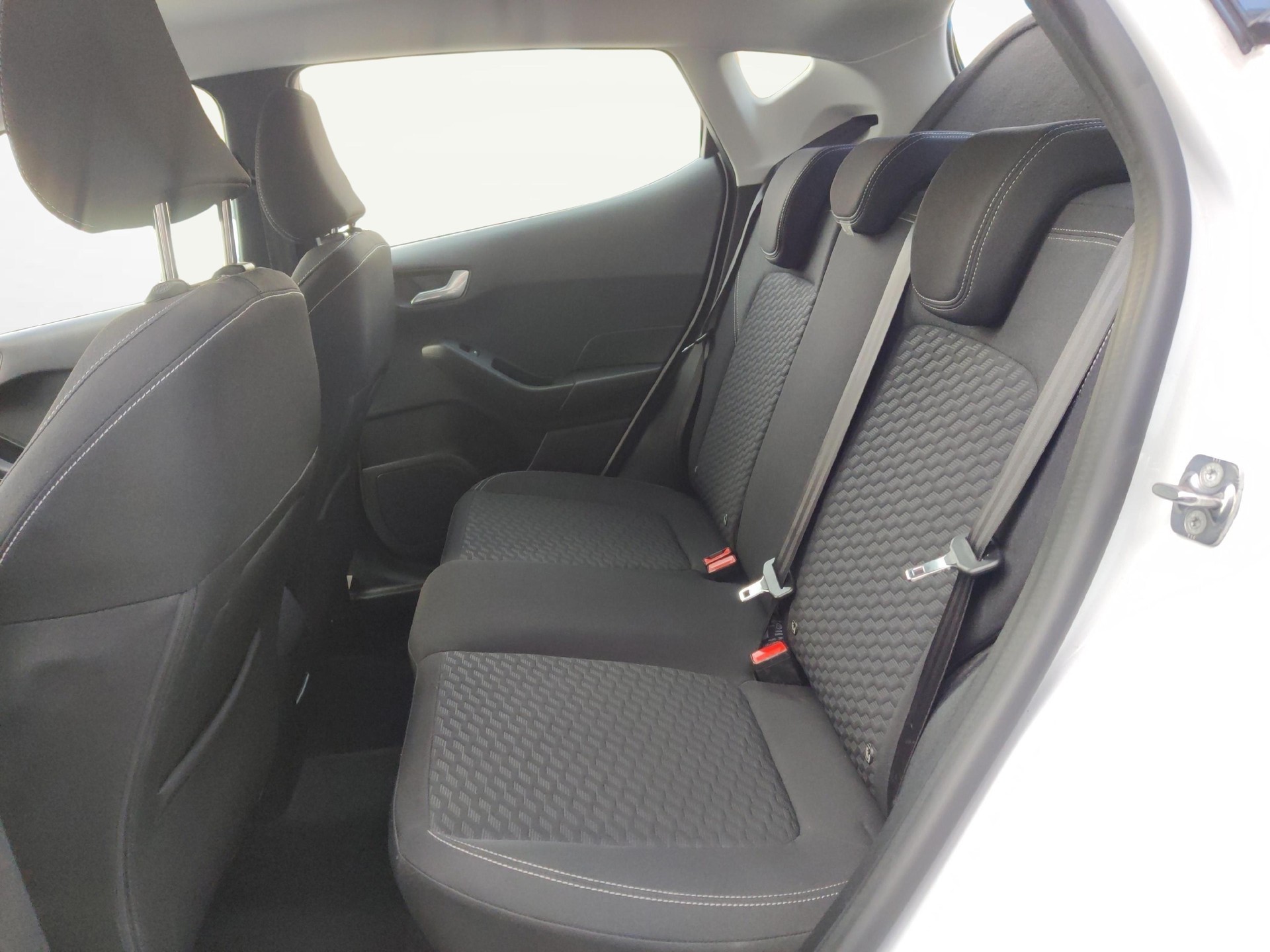 FORD Fiesta 1.0 EcoB Hybrid Titanium-image-16