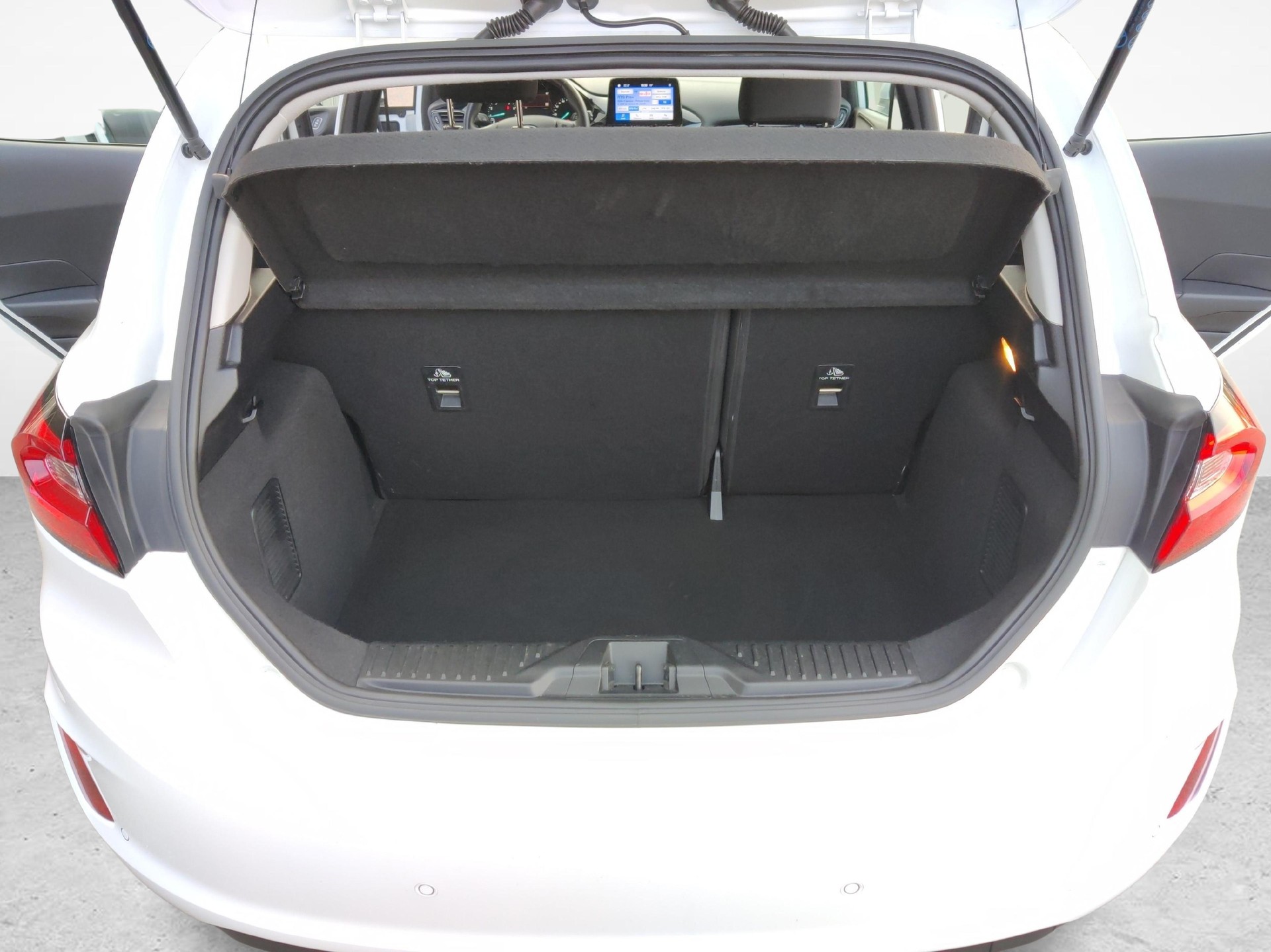 FORD Fiesta 1.0 EcoB Hybrid Titanium-image-14