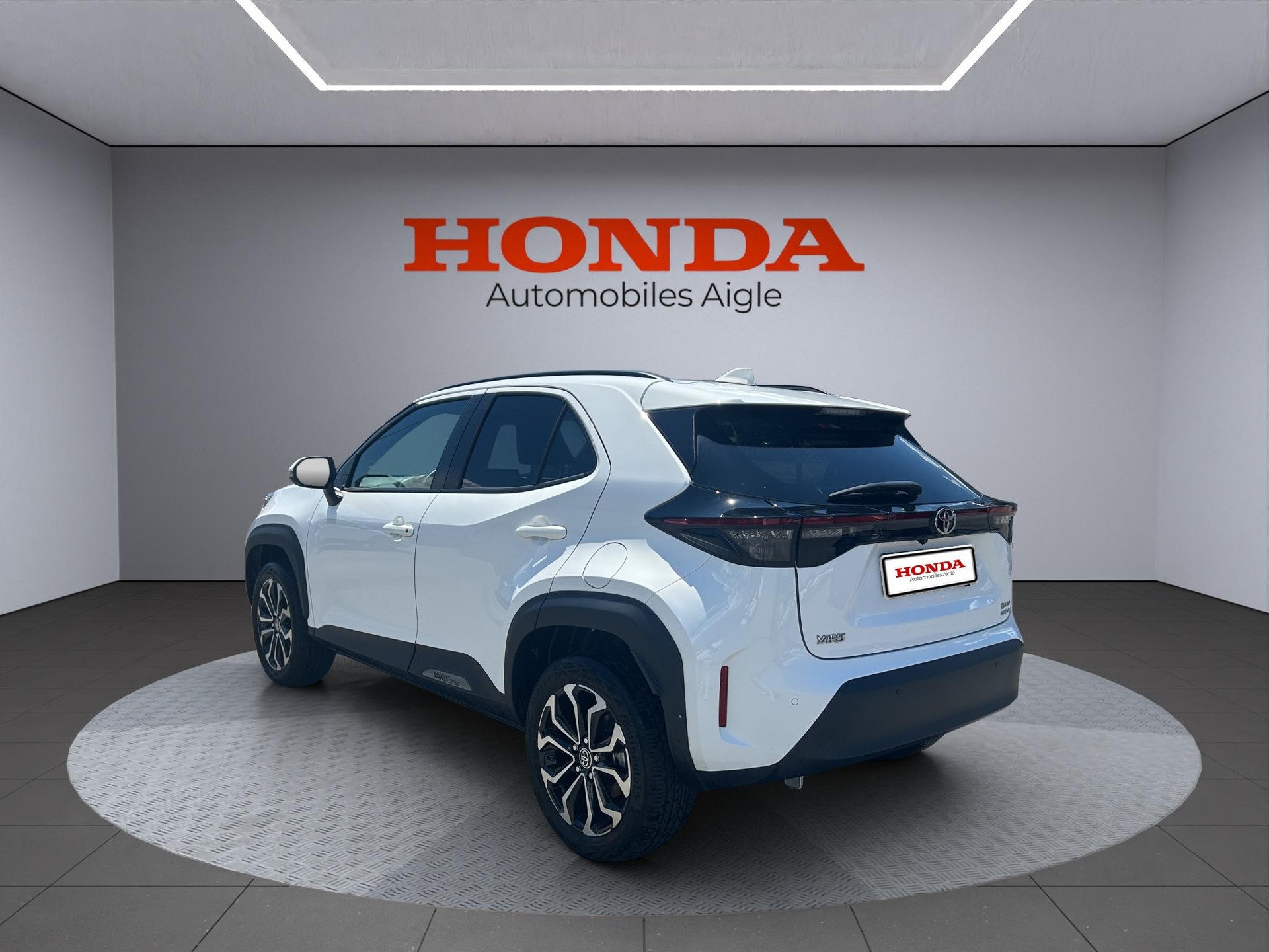 TOYOTA Yaris Cross 1.5 VVT-i HSD Trend AWD-i-image-2