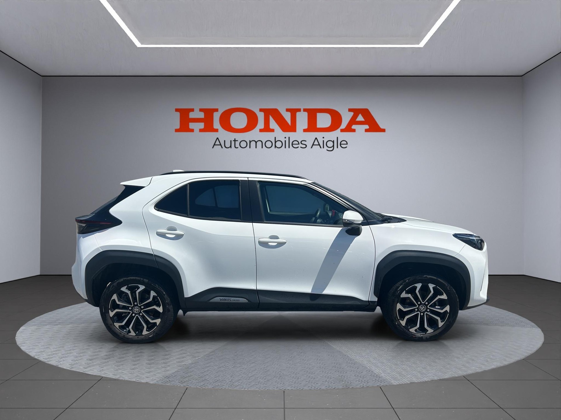 TOYOTA Yaris Cross 1.5 VVT-i HSD Trend AWD-i-image-5