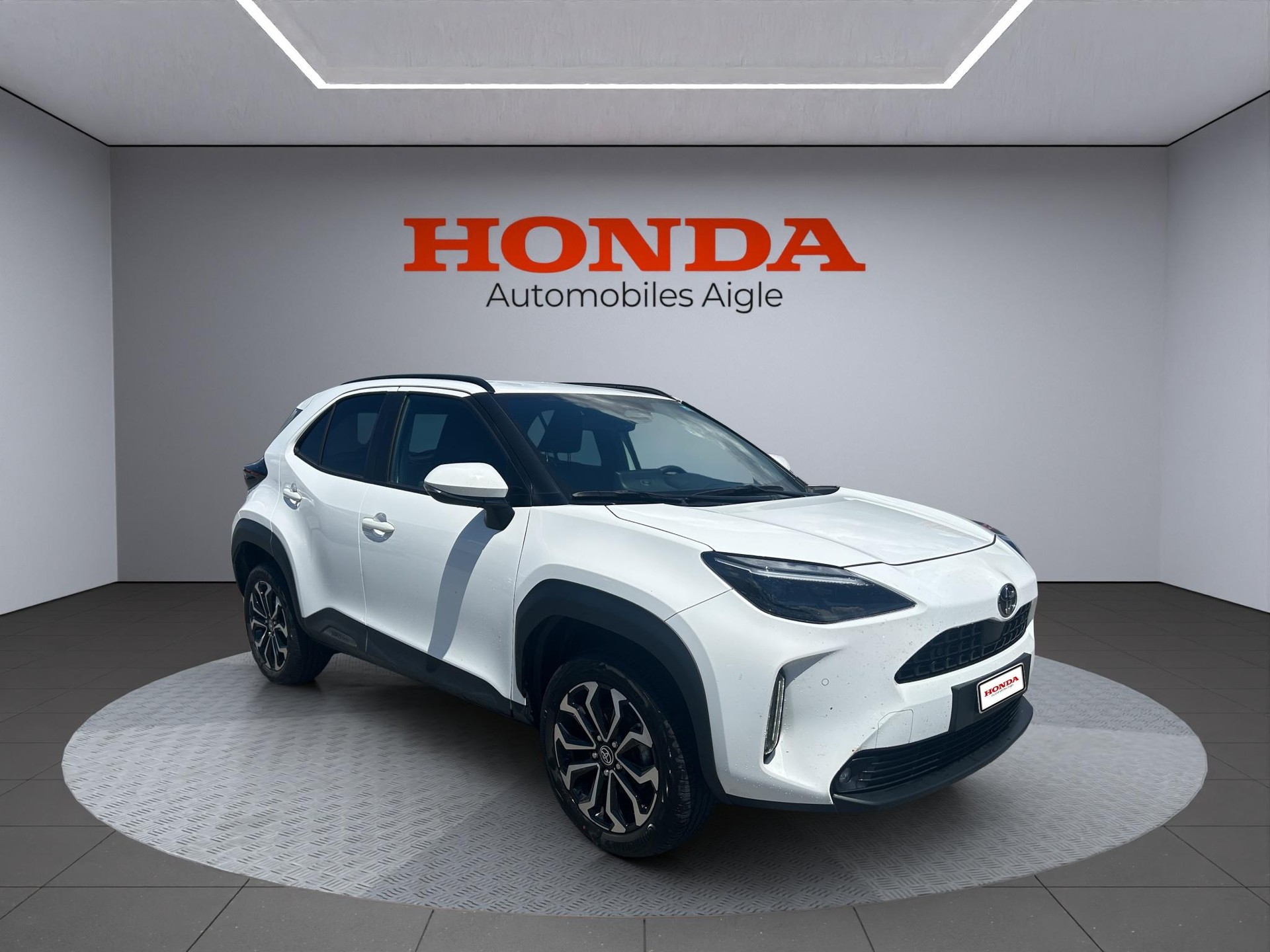 TOYOTA Yaris Cross 1.5 VVT-i HSD Trend AWD-i-image-6