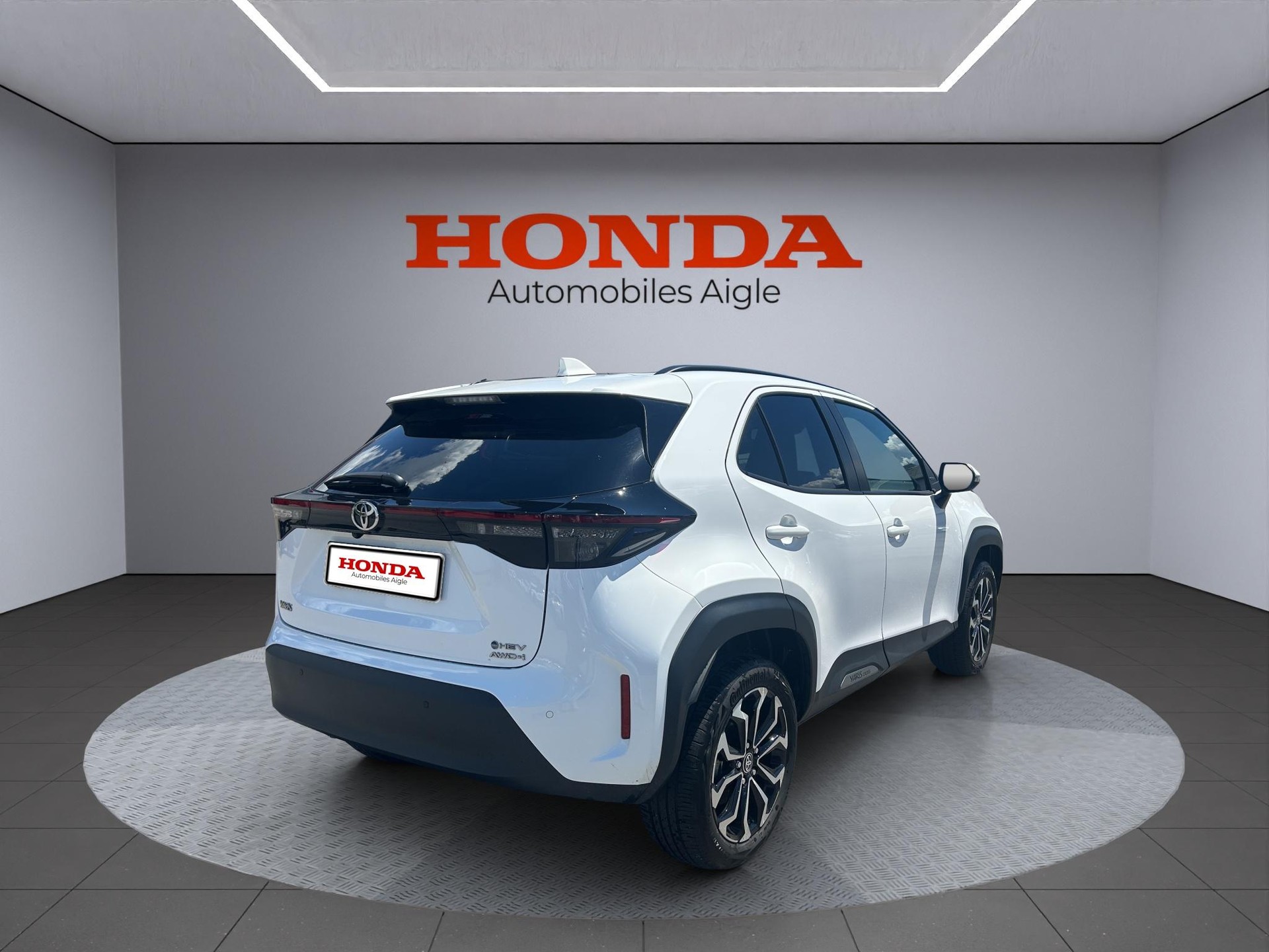 TOYOTA Yaris Cross 1.5 VVT-i HSD Trend AWD-i-image-4