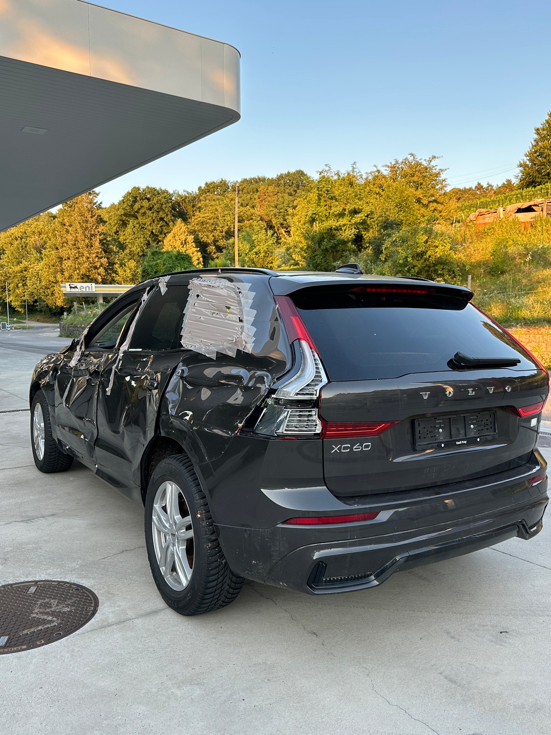 VOLVO XC60 T8 eAWD PluginHybrid Black Edition Geartronic-image-5