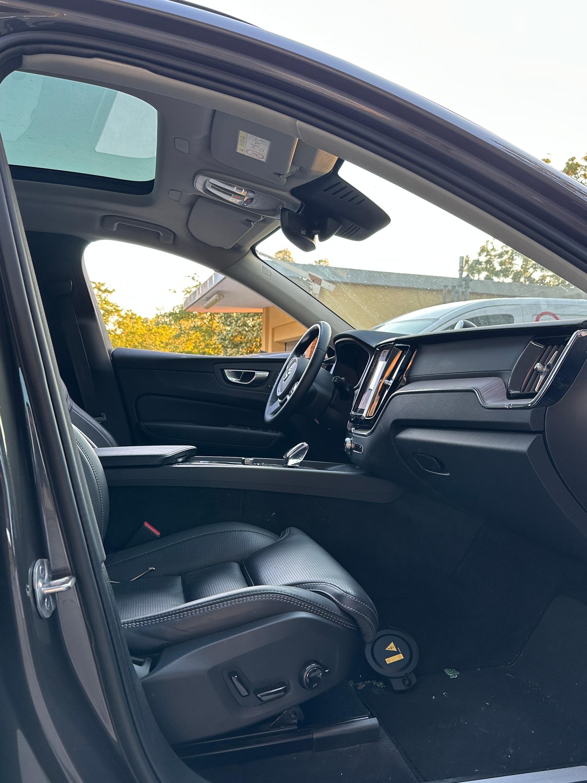 VOLVO XC60 T8 eAWD PluginHybrid Black Edition Geartronic-image-10