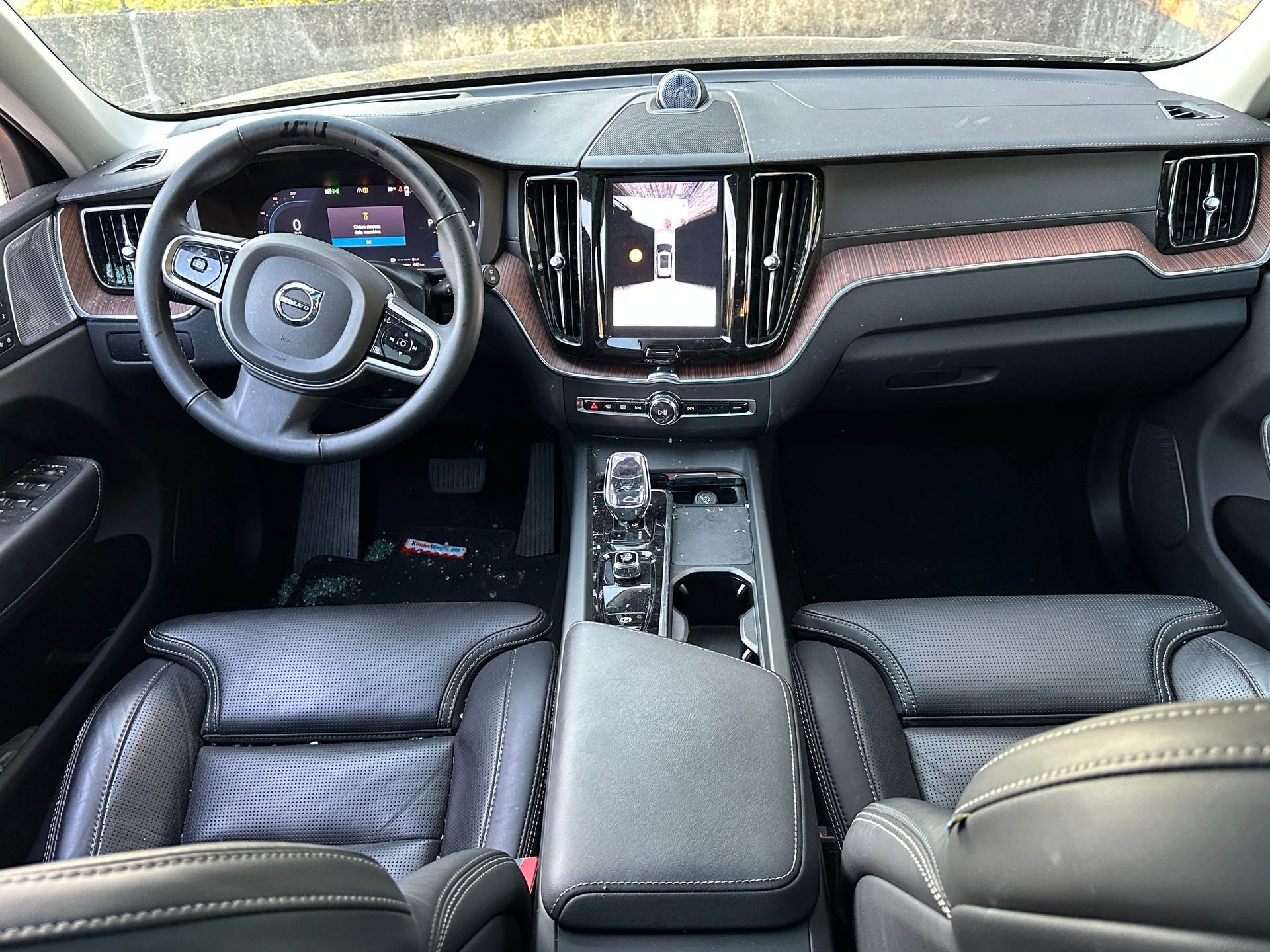 VOLVO XC60 T8 eAWD PluginHybrid Black Edition Geartronic-image-9
