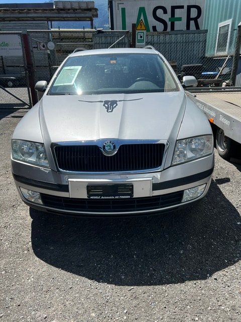 SKODA Octavia 1.9 TDI Adventure 4x4-image-10