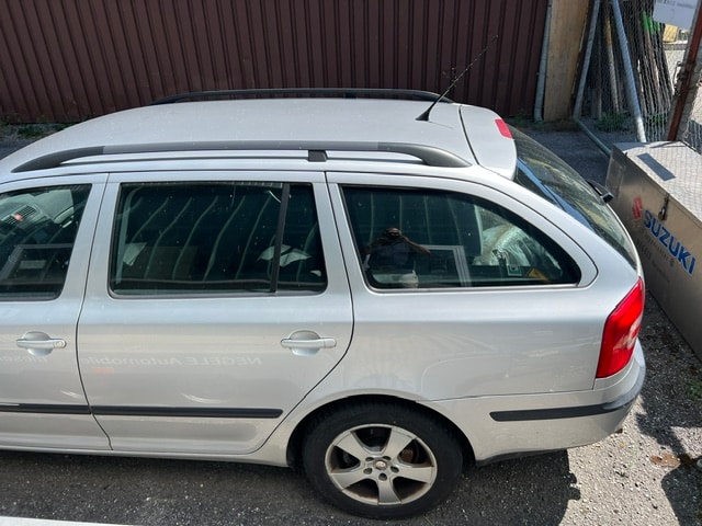 SKODA Octavia 1.9 TDI Adventure 4x4-image-6