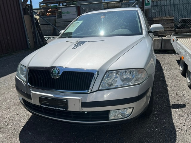 SKODA Octavia 1.9 TDI Adventure 4x4-image-9