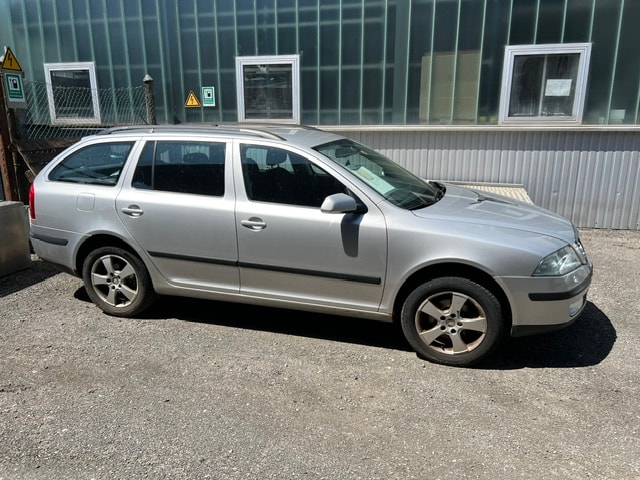 SKODA Octavia 1.9 TDI Adventure 4x4-image-3