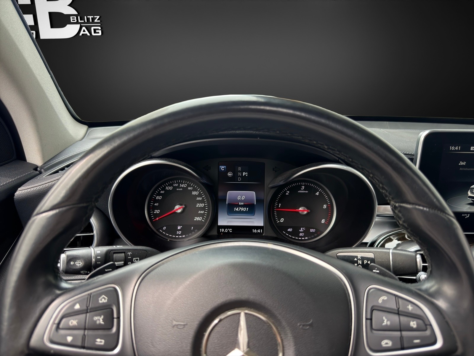 MERCEDES-BENZ GLC 250 d Exclusive 4Matic 9G-Tronic-image-12