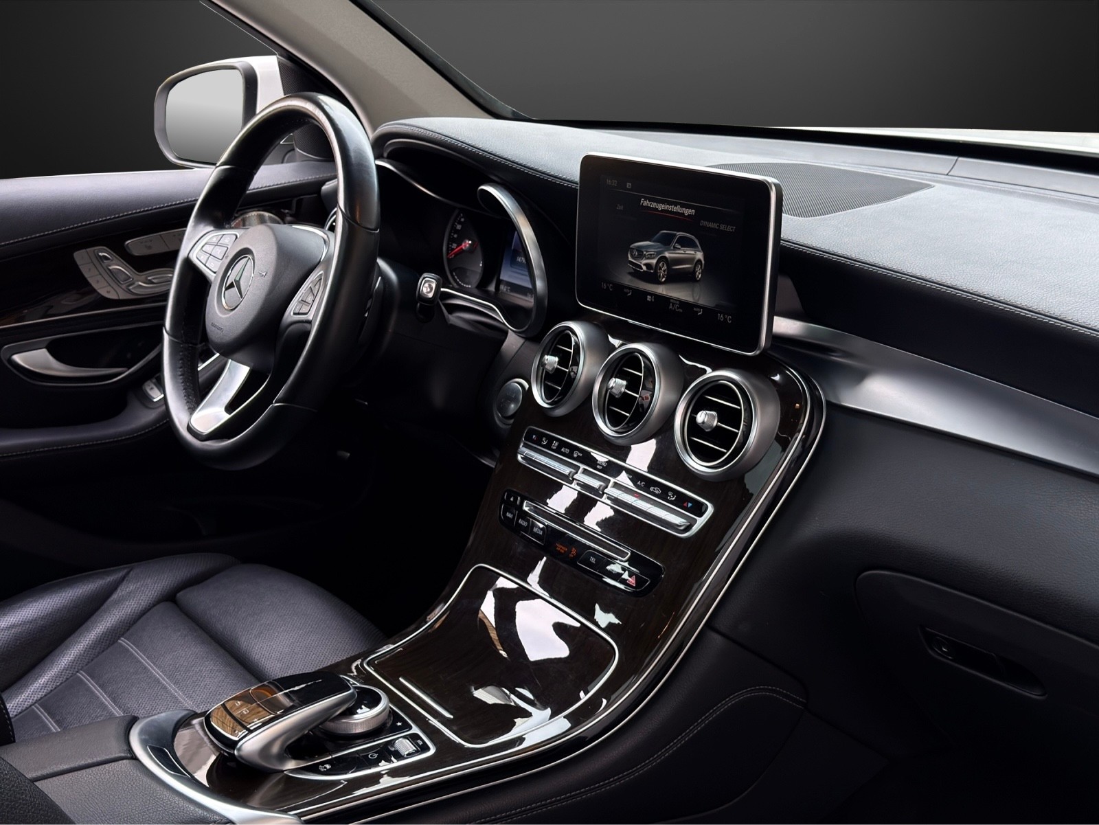 MERCEDES-BENZ GLC 250 d Exclusive 4Matic 9G-Tronic-image-9