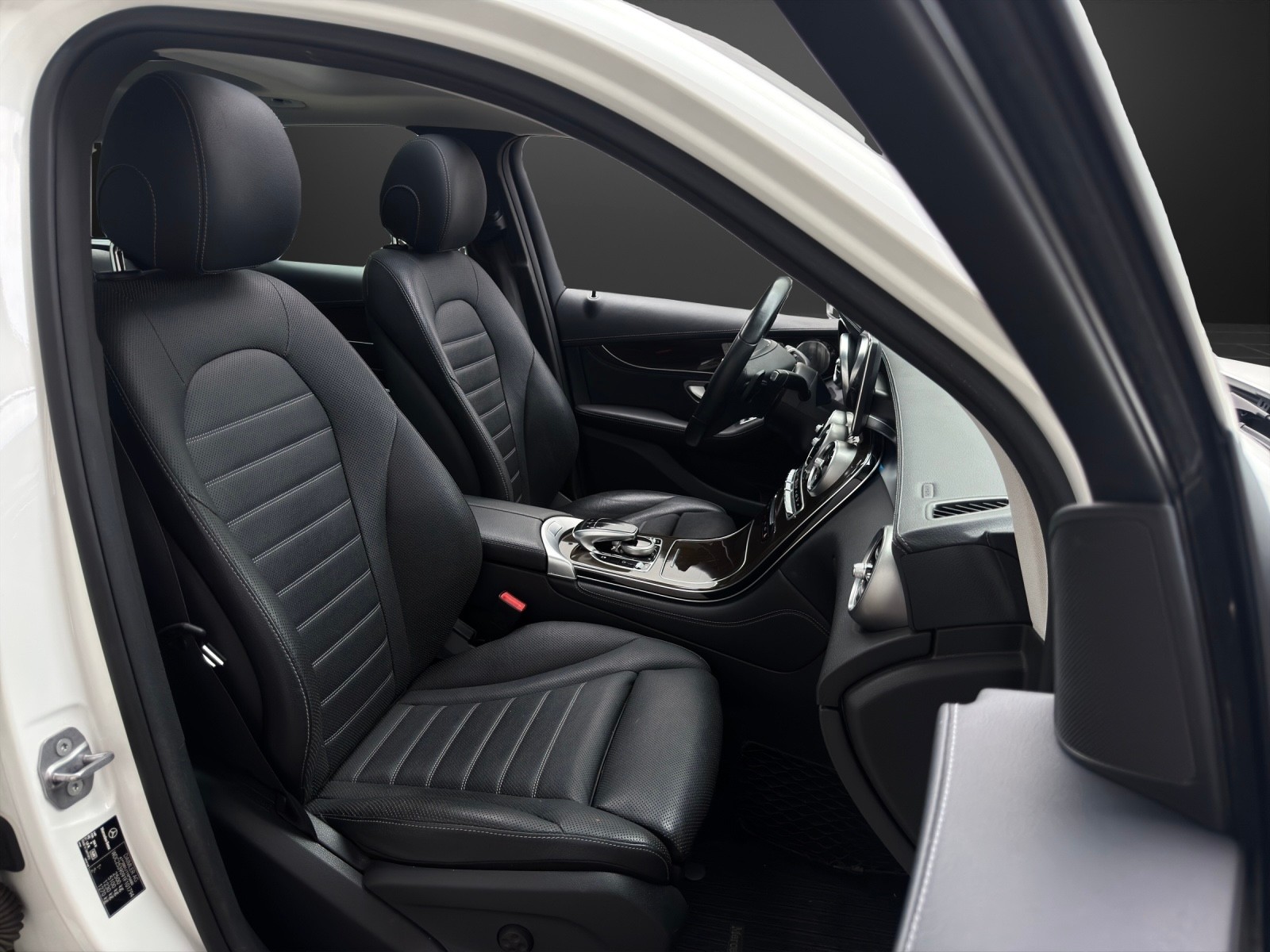 MERCEDES-BENZ GLC 250 d Exclusive 4Matic 9G-Tronic-image-8
