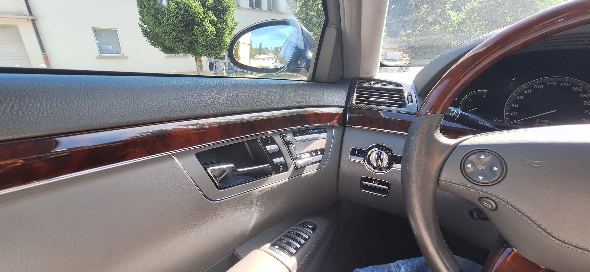 MERCEDES-BENZ S 500 4Matic 7G-Tronic-image-23