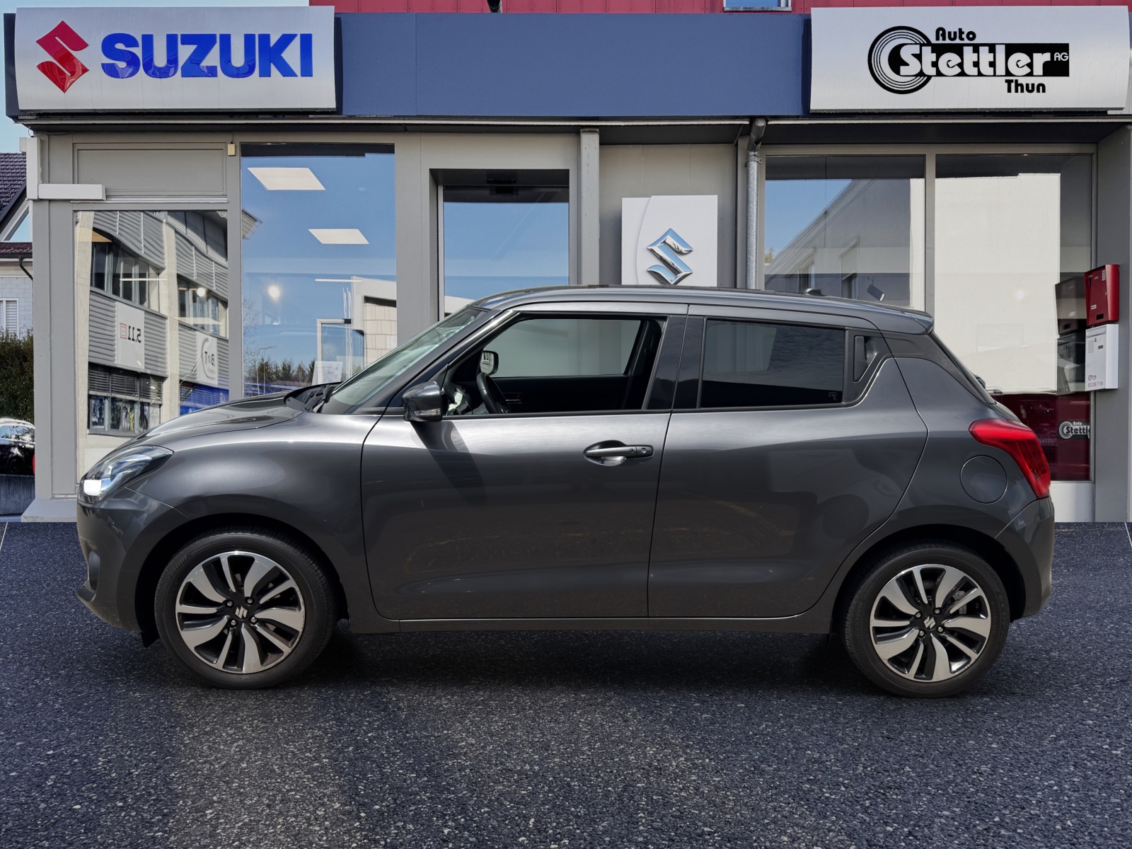 SUZUKI Swift 1.0 12V Compact Top Automatic-showroom-element-2