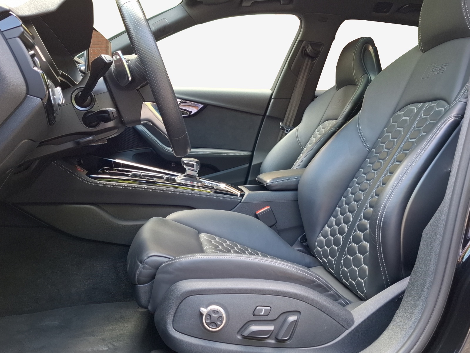 AUDI RS4 Avant quattro tiptronic-image-7