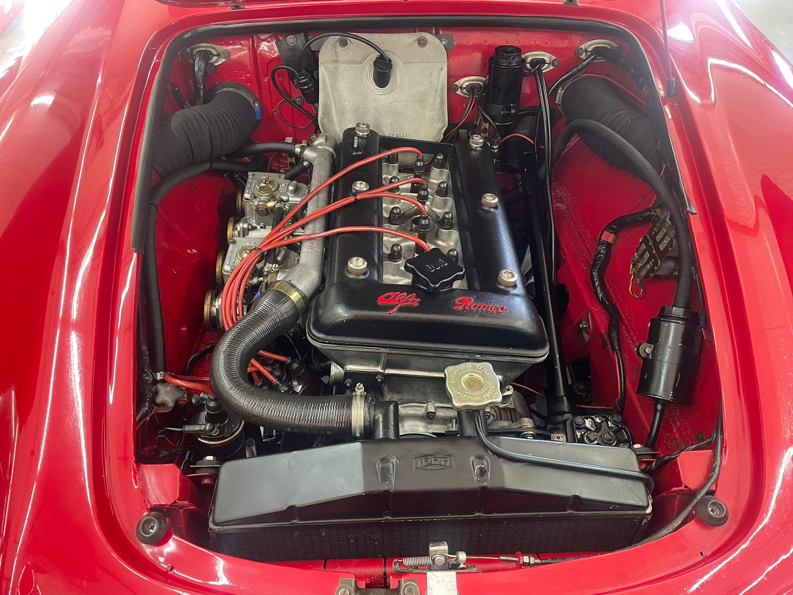 ALFA ROMEO Giulietta Spider 750D-image-8