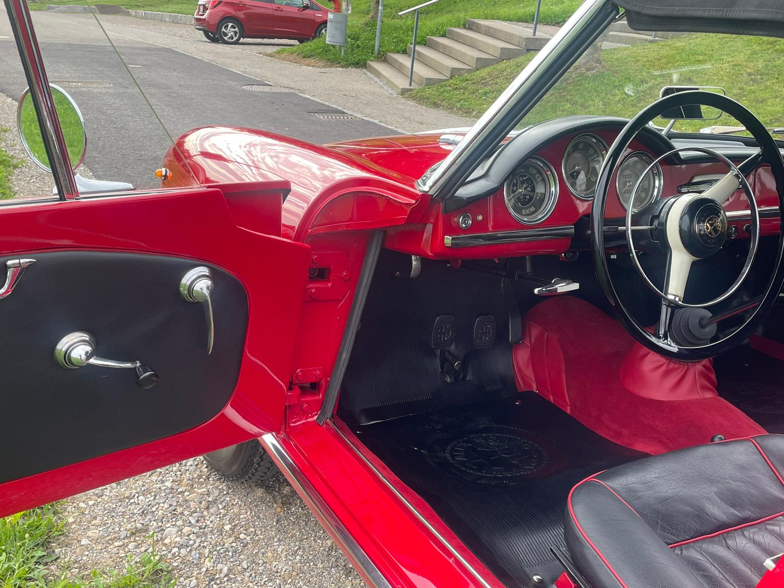 ALFA ROMEO Giulietta Spider 750D-image-6