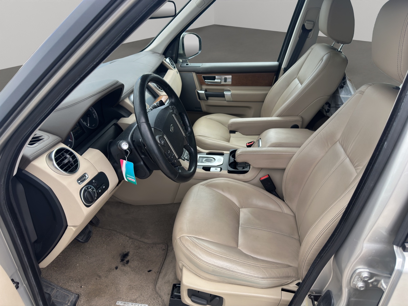 LAND ROVER Discovery 3.0 SDV6 Graphite Automatic-image-8