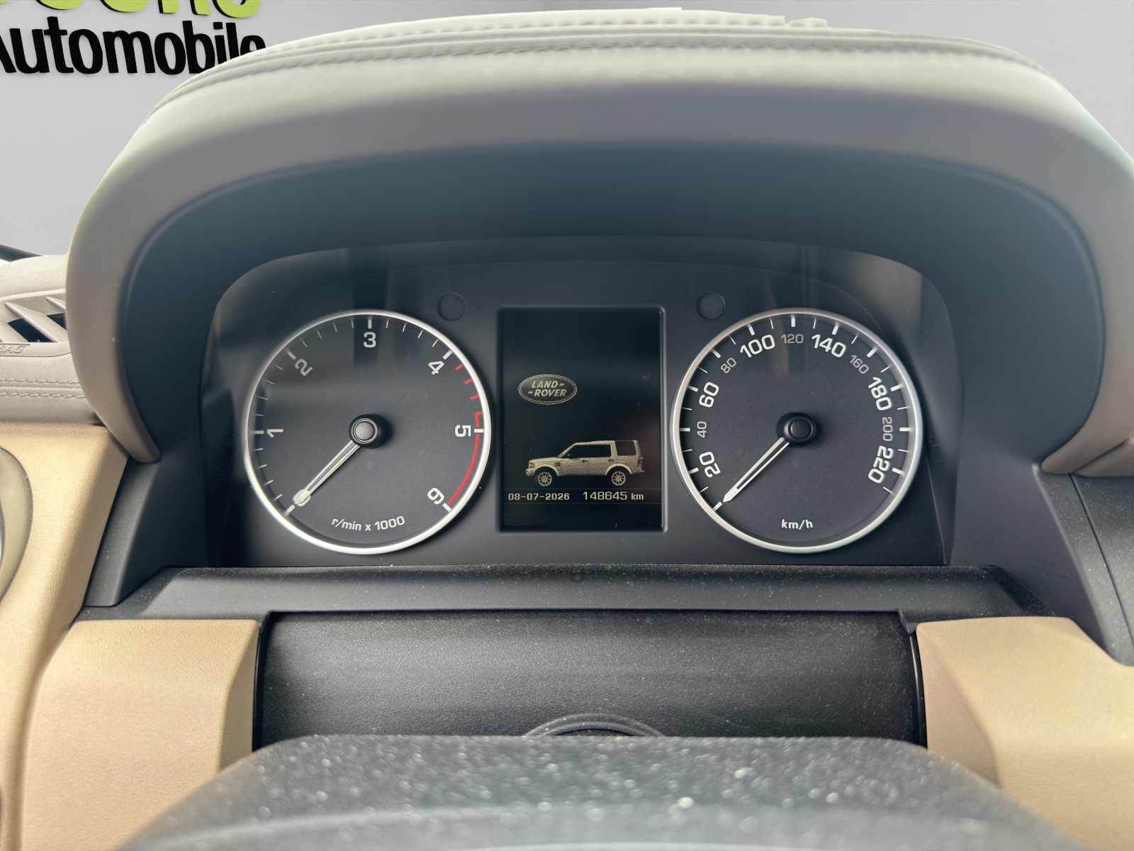 LAND ROVER Discovery 3.0 SDV6 Graphite Automatic-image-18