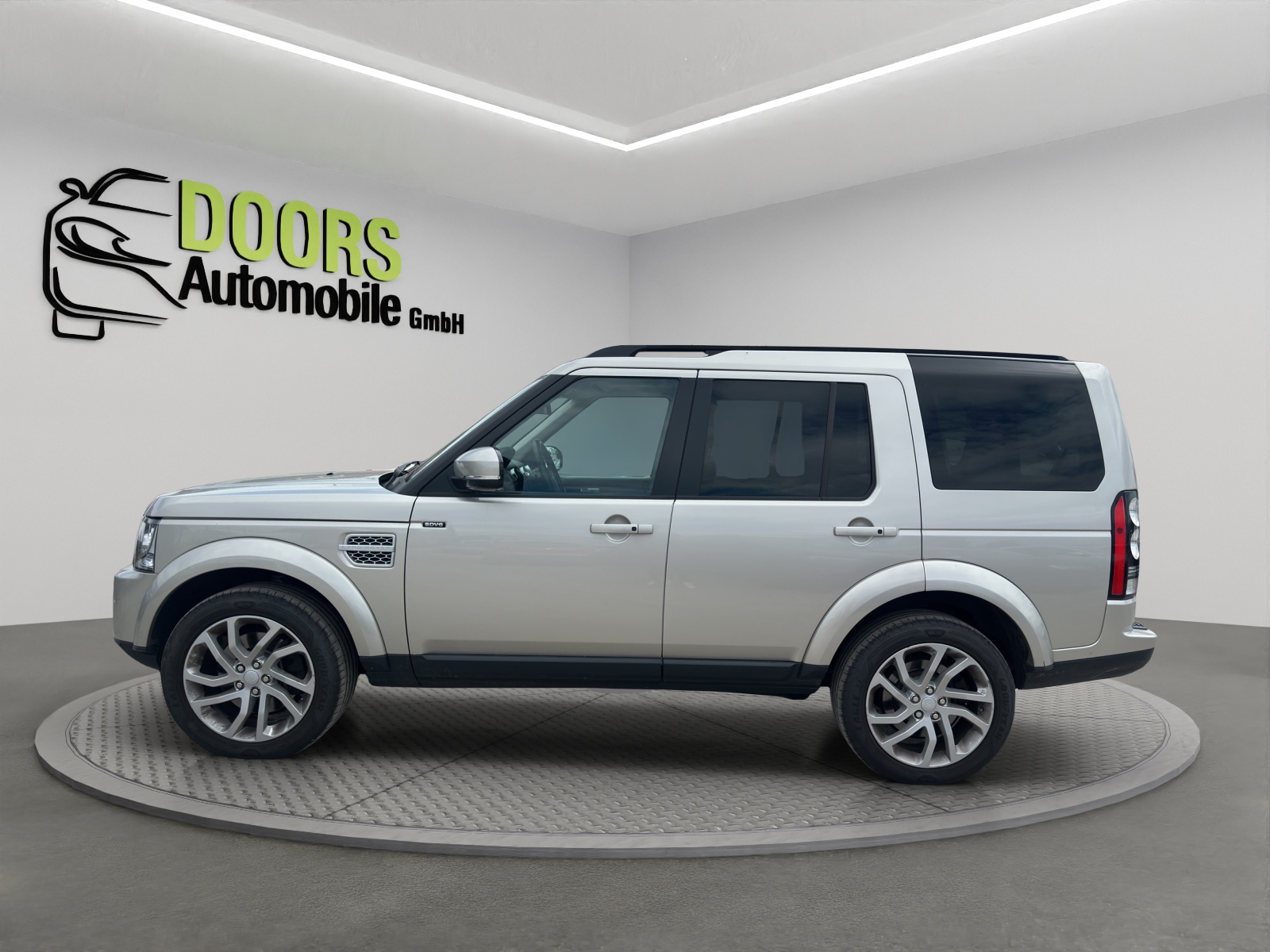 LAND ROVER Discovery 3.0 SDV6 Graphite Automatic-image-6