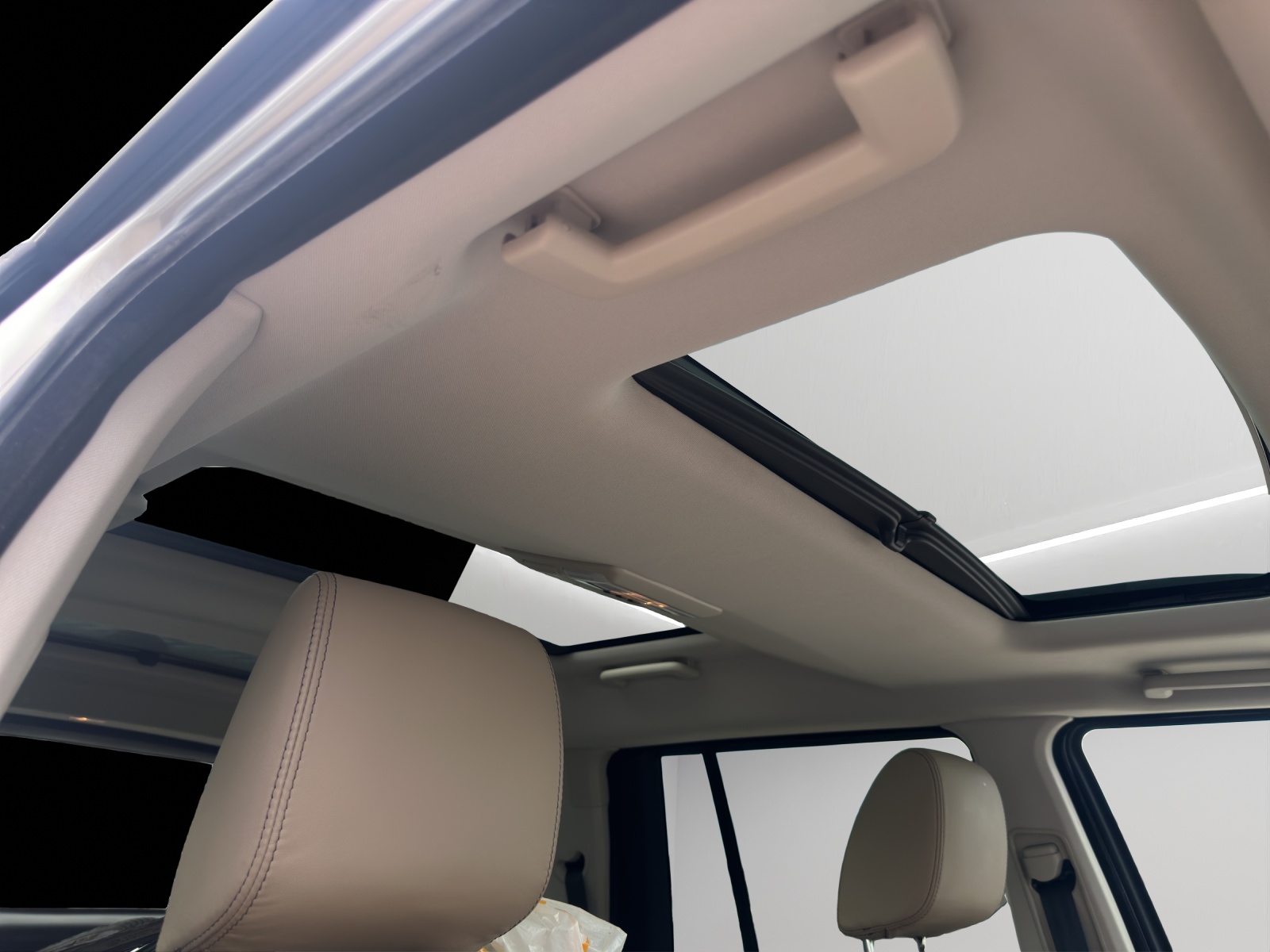 LAND ROVER Discovery 3.0 SDV6 Graphite Automatic-image-14