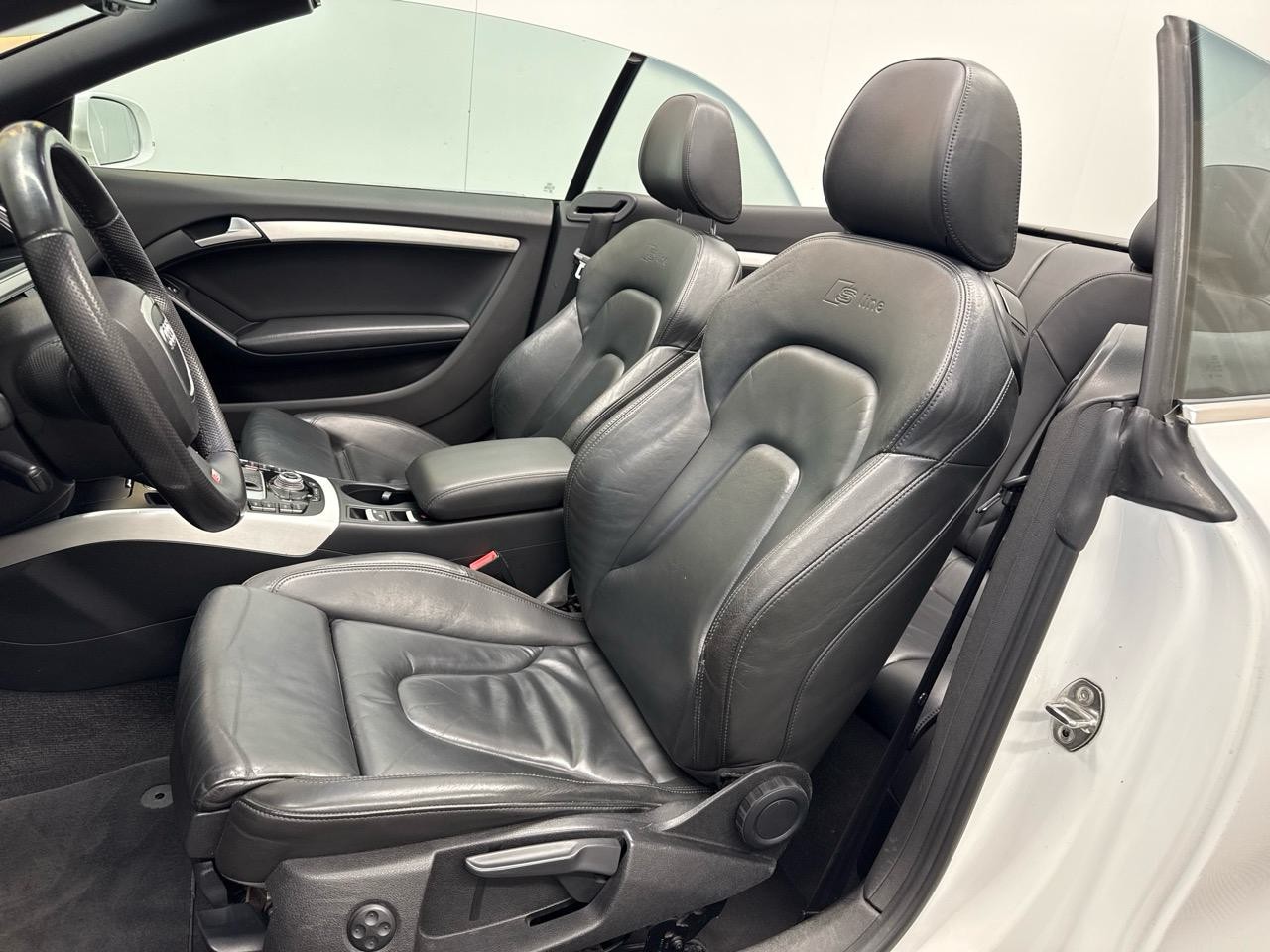 AUDI A5 Cabriolet 2.0 TFSI S line multitronic-image-3
