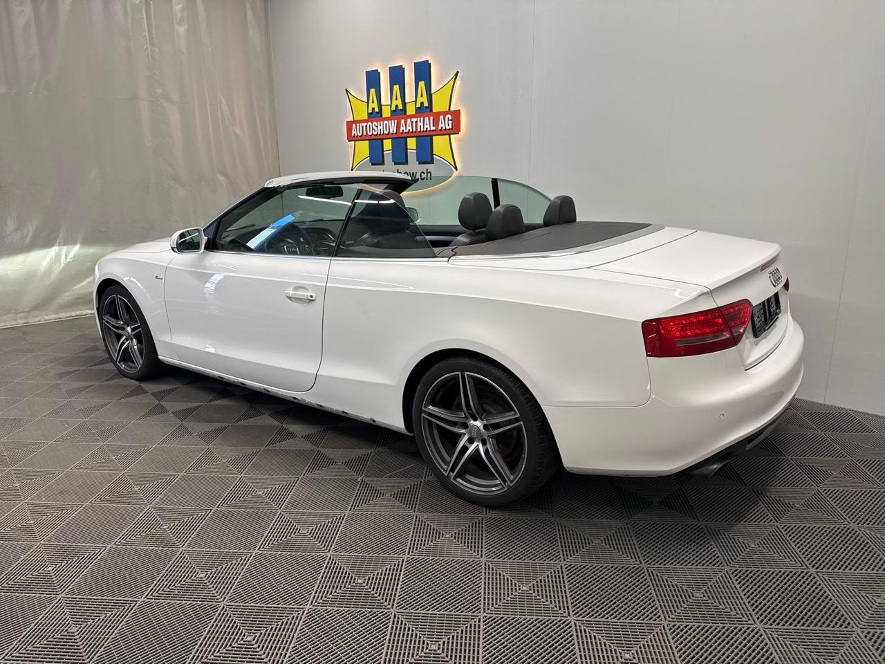 AUDI A5 Cabriolet 2.0 TFSI S line multitronic-image-1