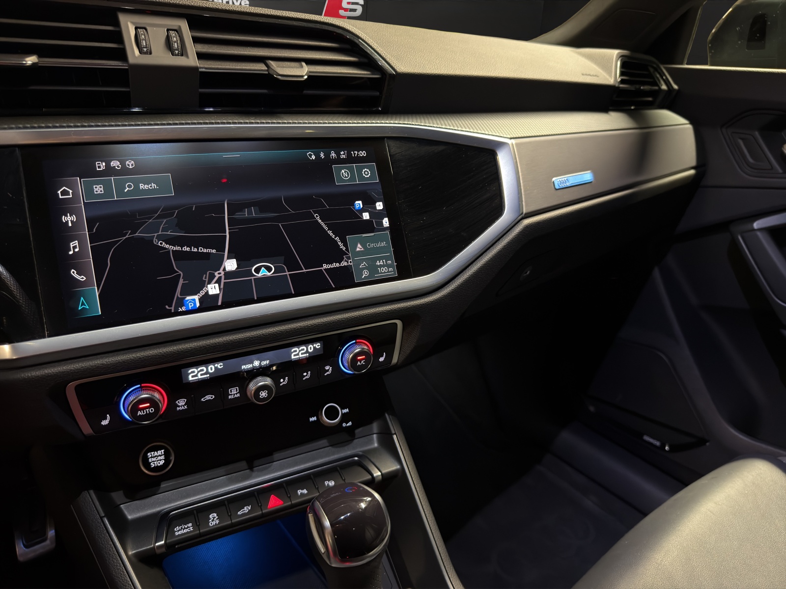 AUDI Q3 45 TFSI e S line Attraction S-tronic-image-13