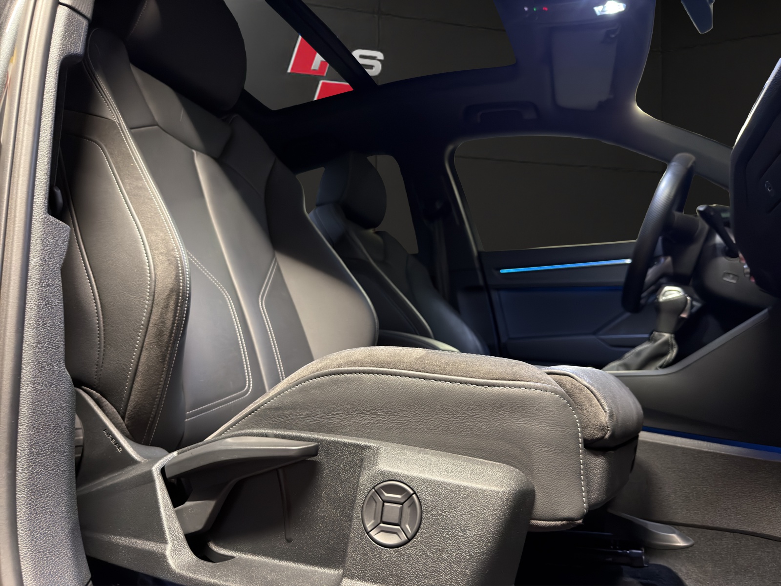 AUDI Q3 45 TFSI e S line Attraction S-tronic-image-14