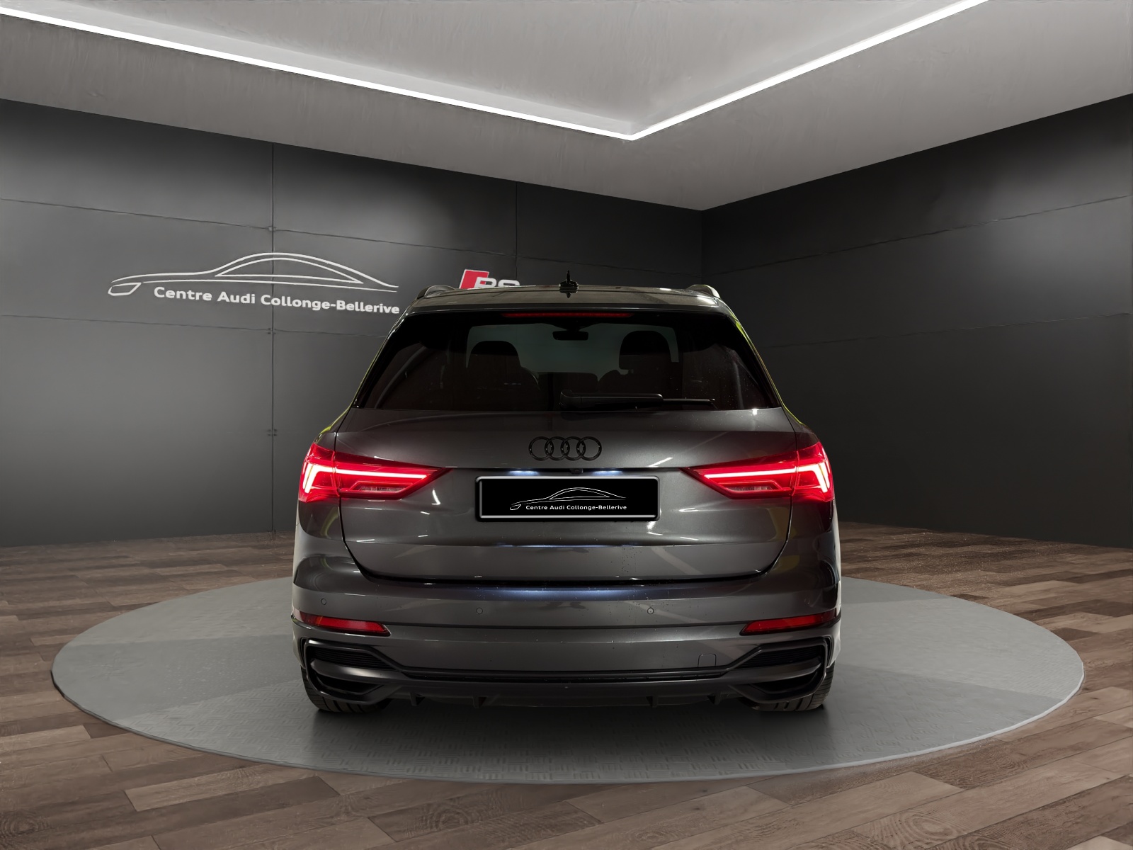 AUDI Q3 45 TFSI e S line Attraction S-tronic-image-4
