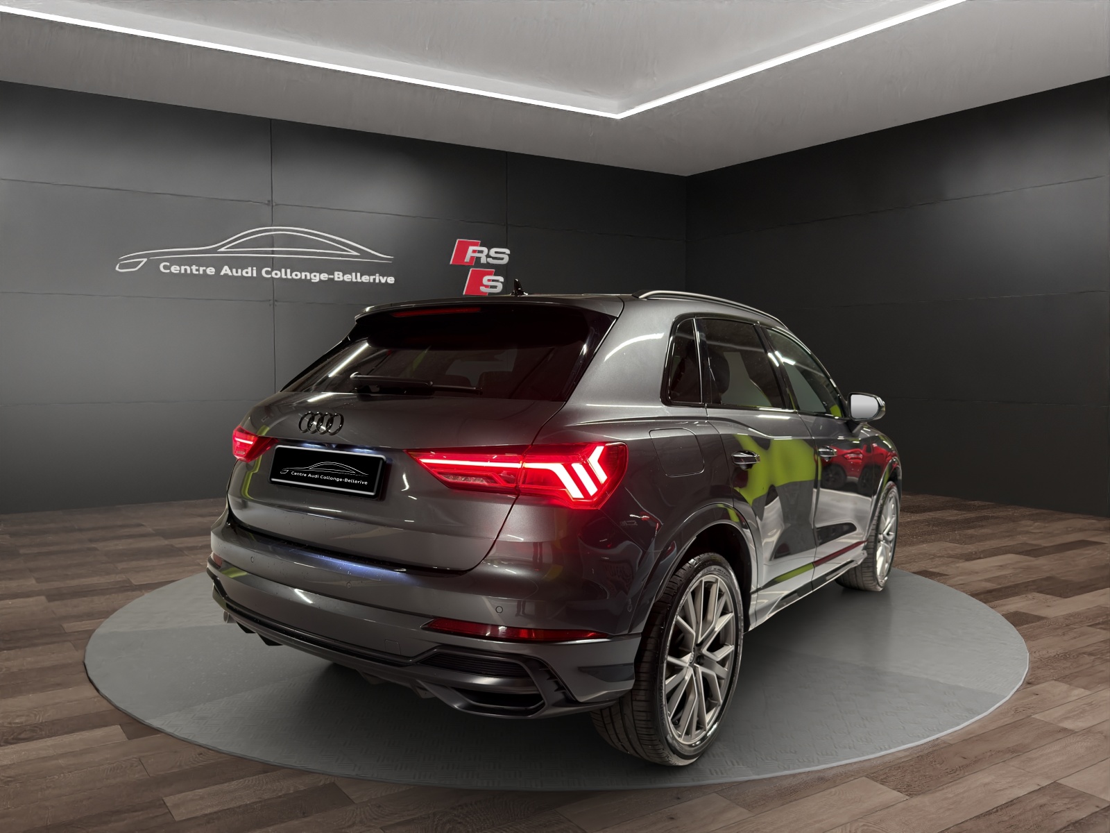 AUDI Q3 45 TFSI e S line Attraction S-tronic-image-5