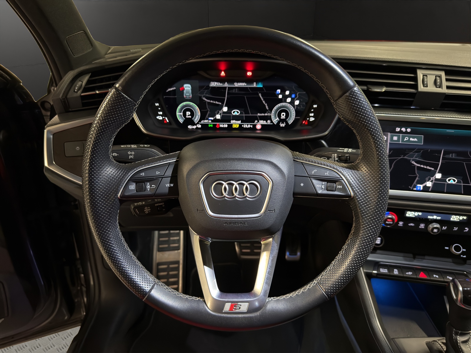 AUDI Q3 45 TFSI e S line Attraction S-tronic-image-8