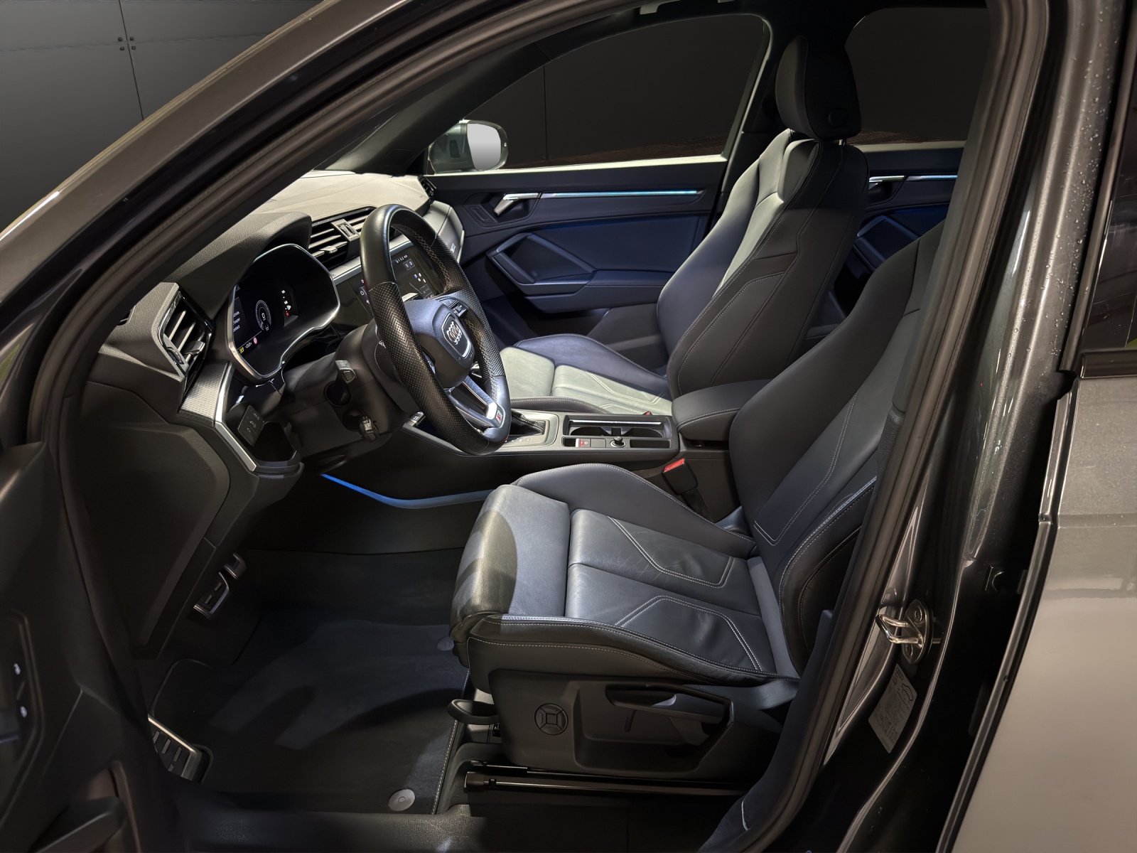 AUDI Q3 45 TFSI e S line Attraction S-tronic-image-7