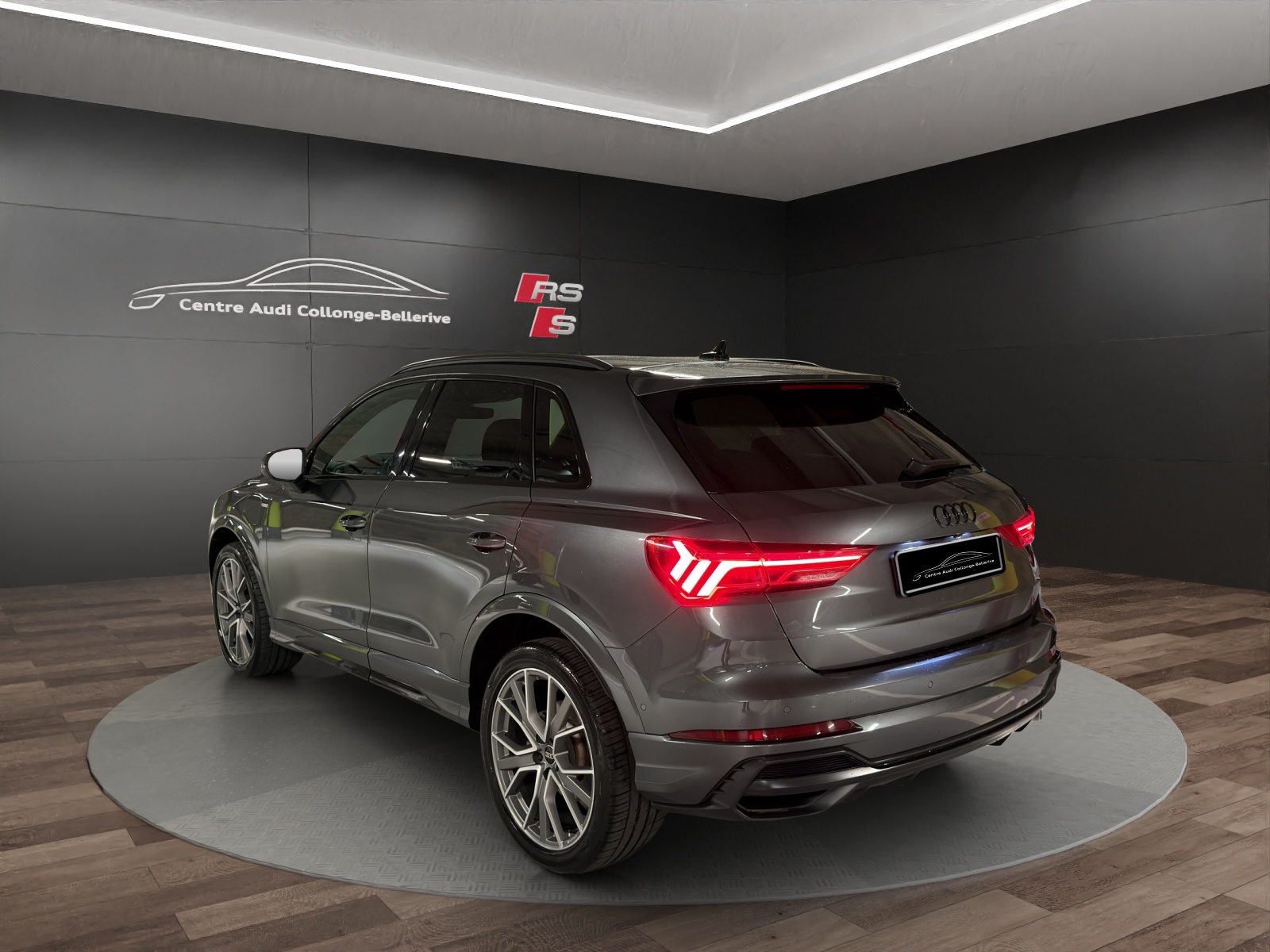 AUDI Q3 45 TFSI e S line Attraction S-tronic-image-3