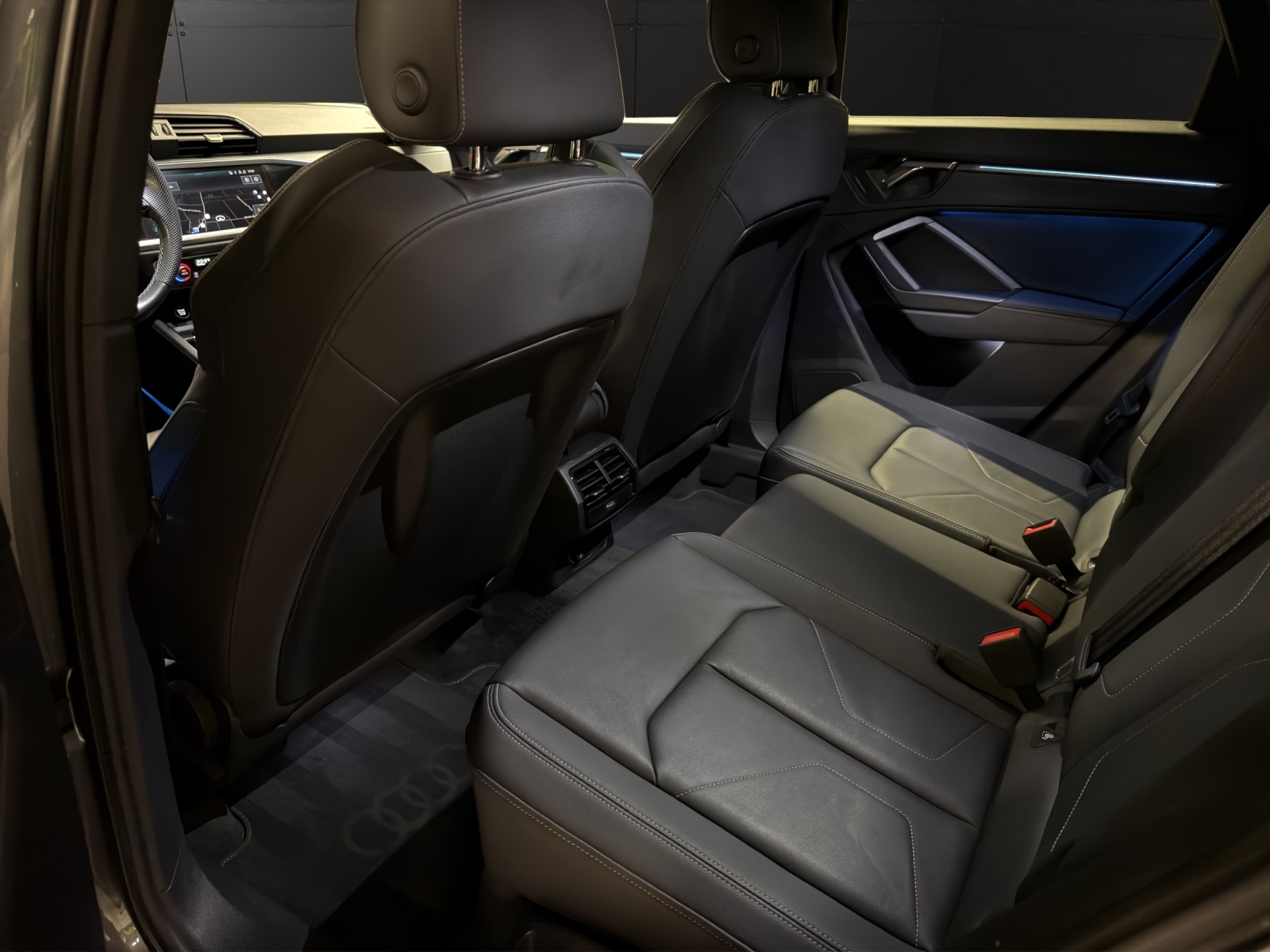 AUDI Q3 45 TFSI e S line Attraction S-tronic-image-17