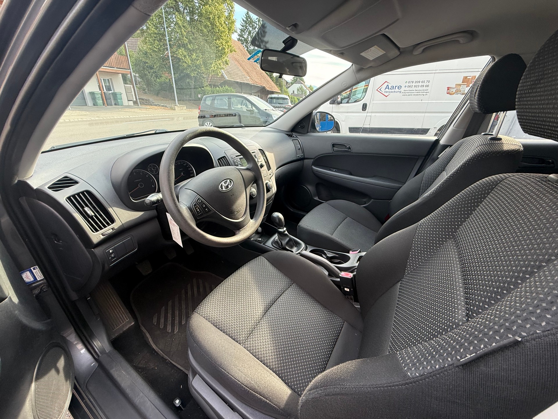 HYUNDAI i30 1.6 Style-image-8