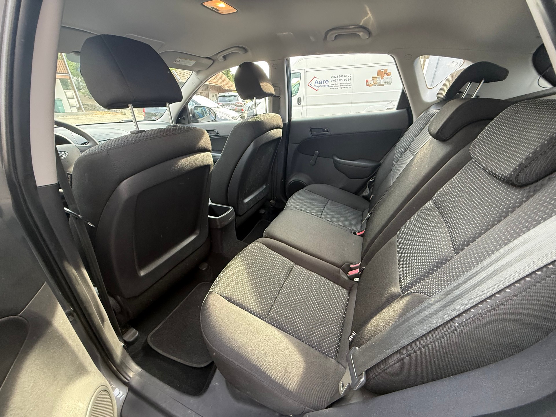 HYUNDAI i30 1.6 Style-image-12