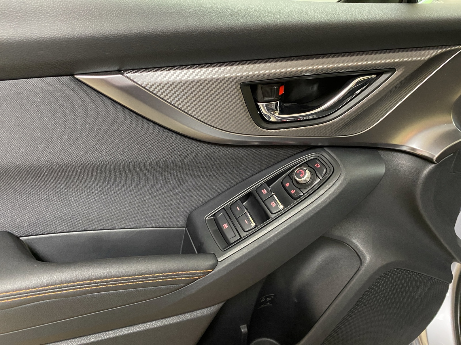 SUBARU XV 2.0 e-Boxer Swiss Plus AWD Lineartronic-image-8