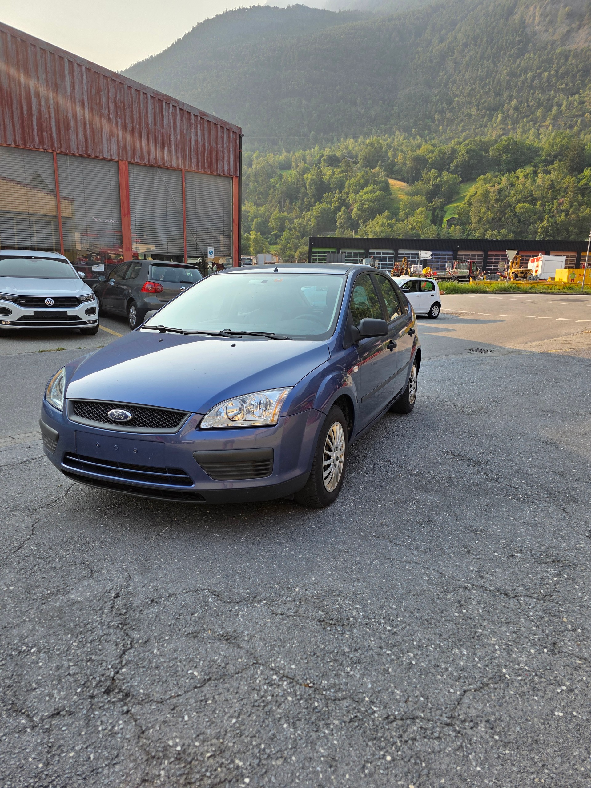 FORD Focus 1.6i Trend-image-0