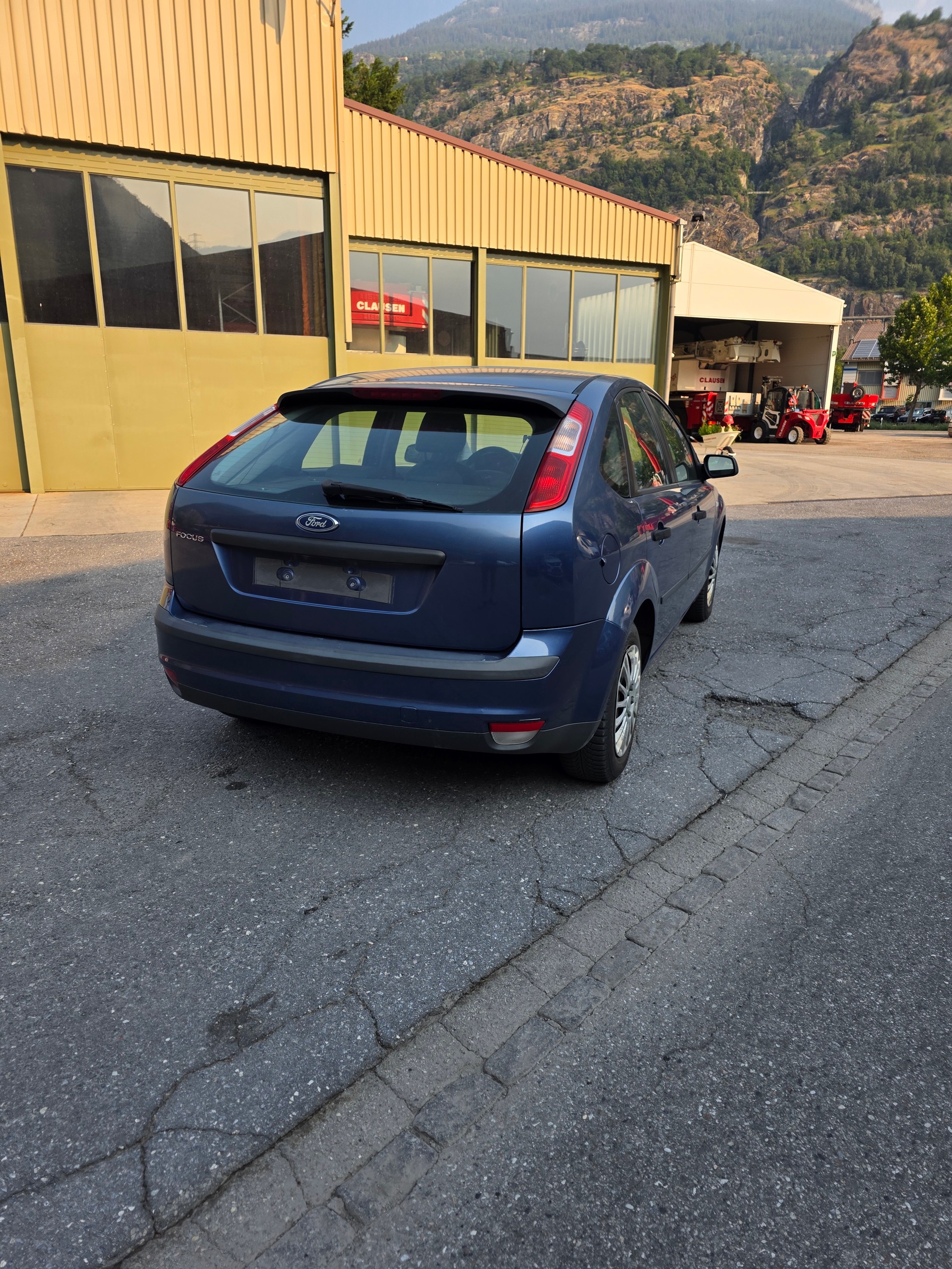 FORD Focus 1.6i Trend-image-6
