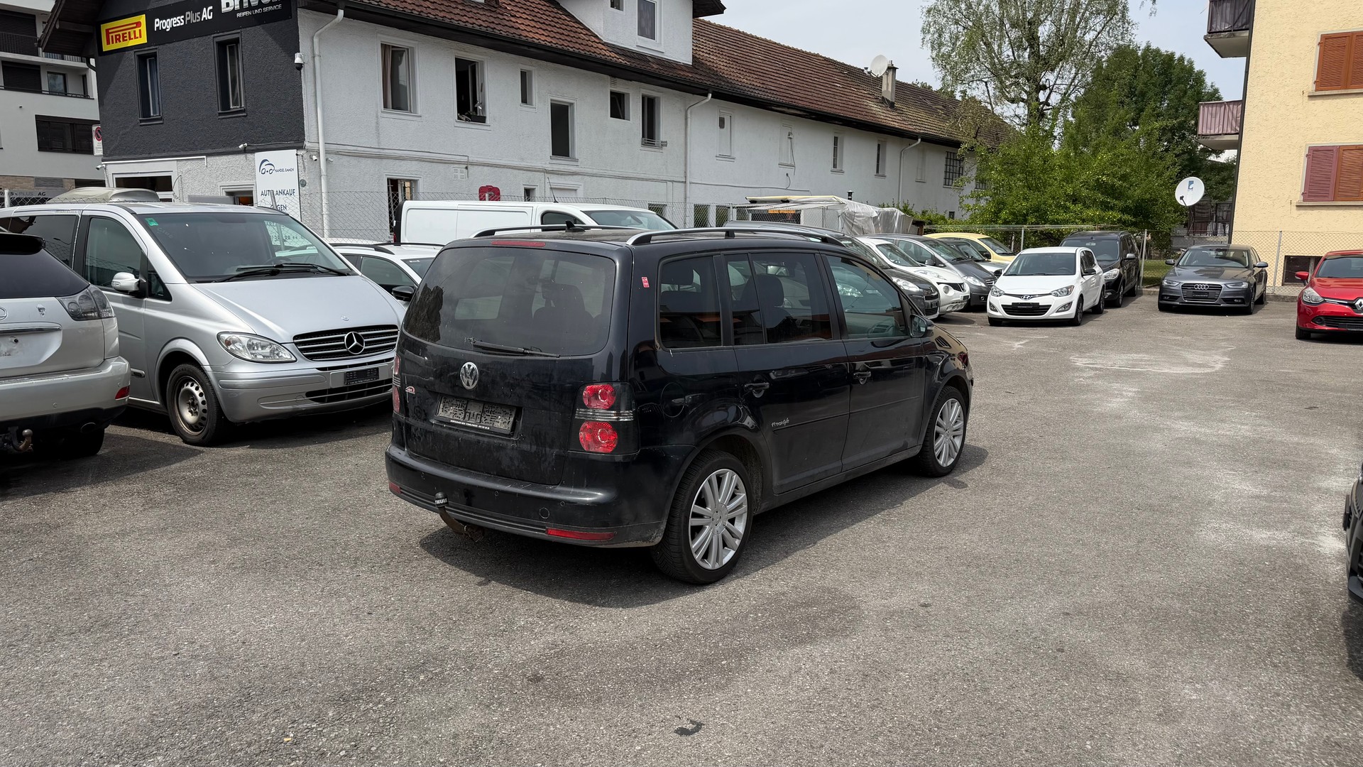 VW Touran 1.9 TDI Trendline-image-2