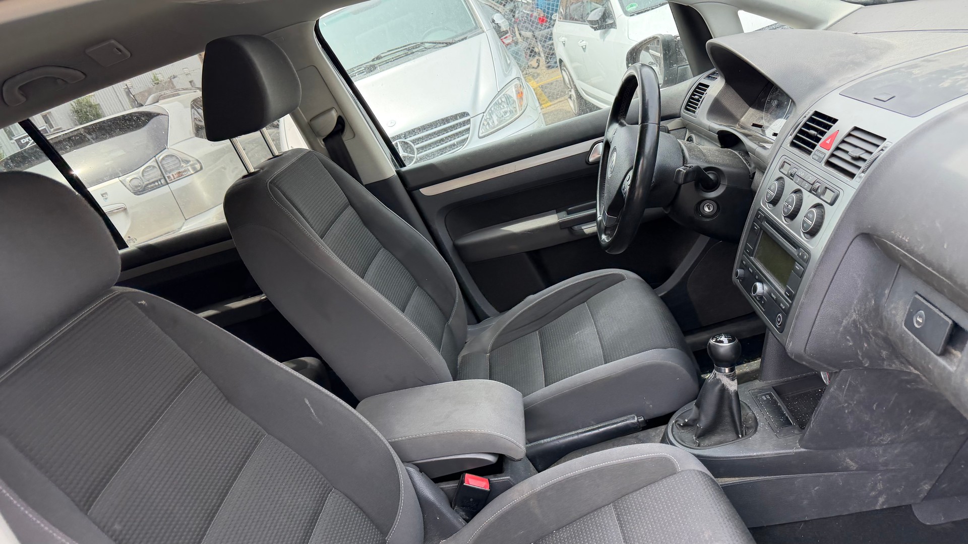 VW Touran 1.9 TDI Trendline-image-5