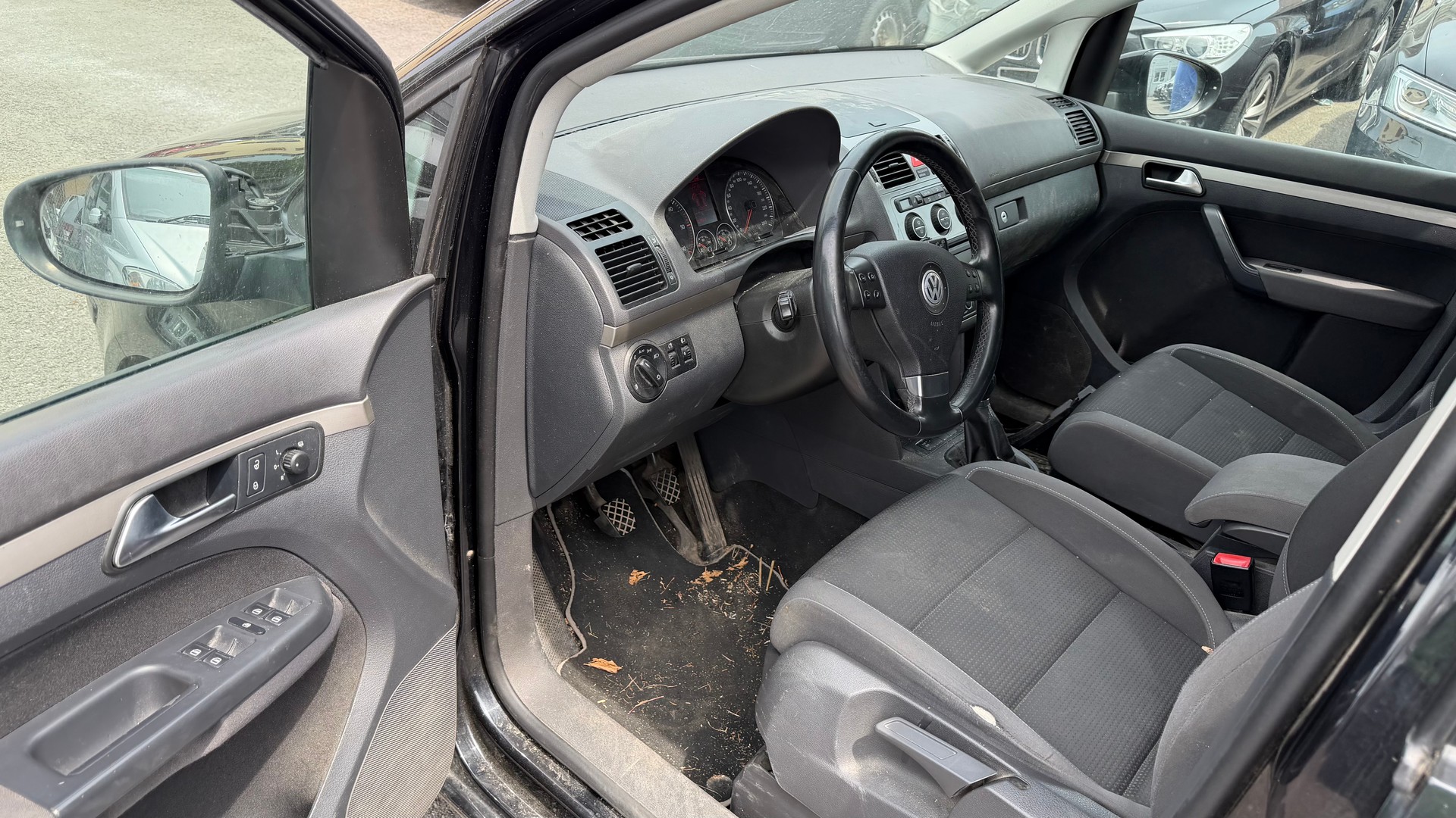 VW Touran 1.9 TDI Trendline-image-6
