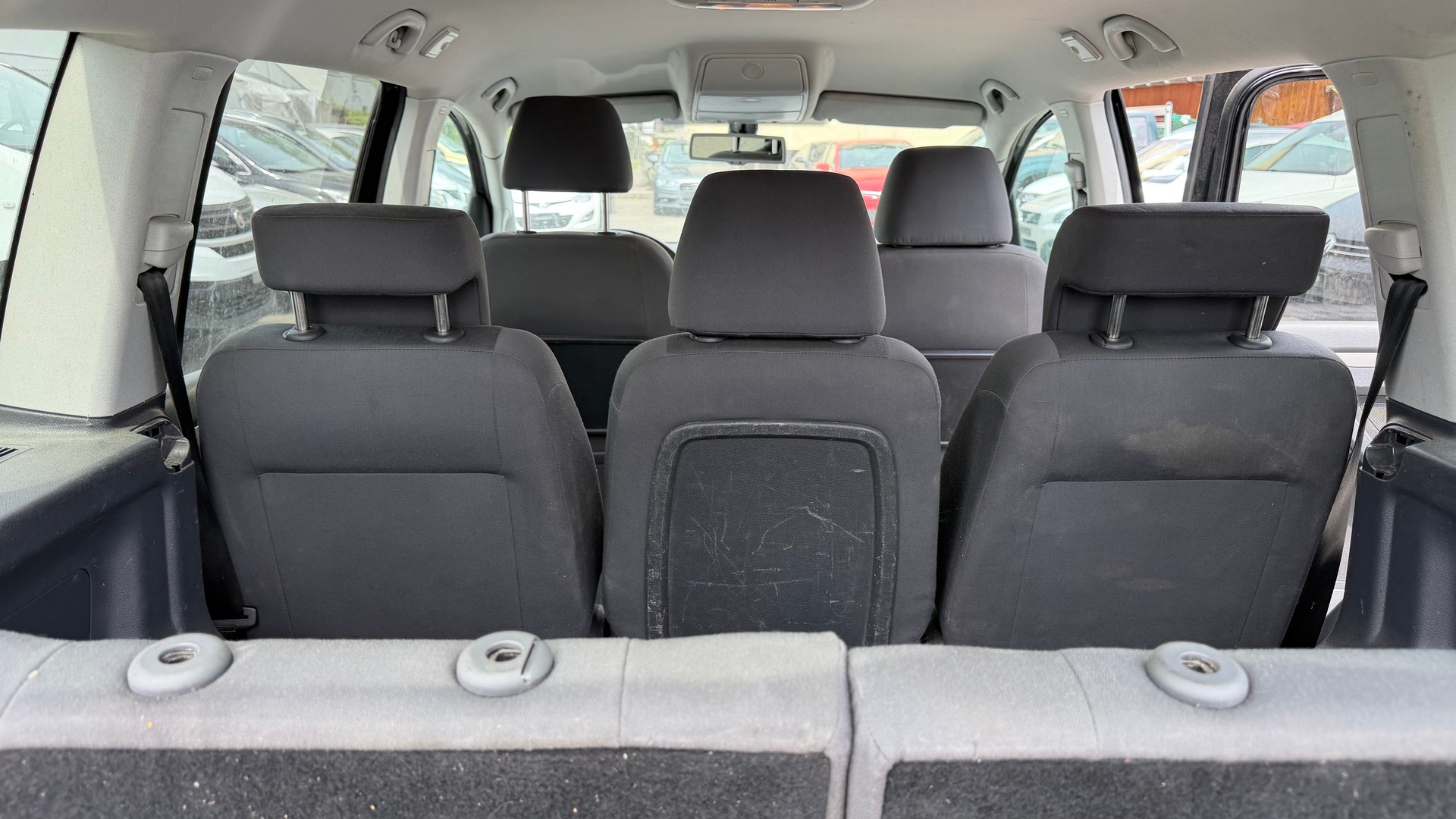 VW Touran 1.9 TDI Trendline-image-10