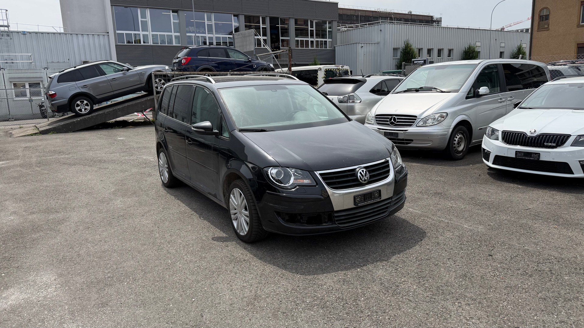 VW Touran 1.9 TDI Trendline-image-1