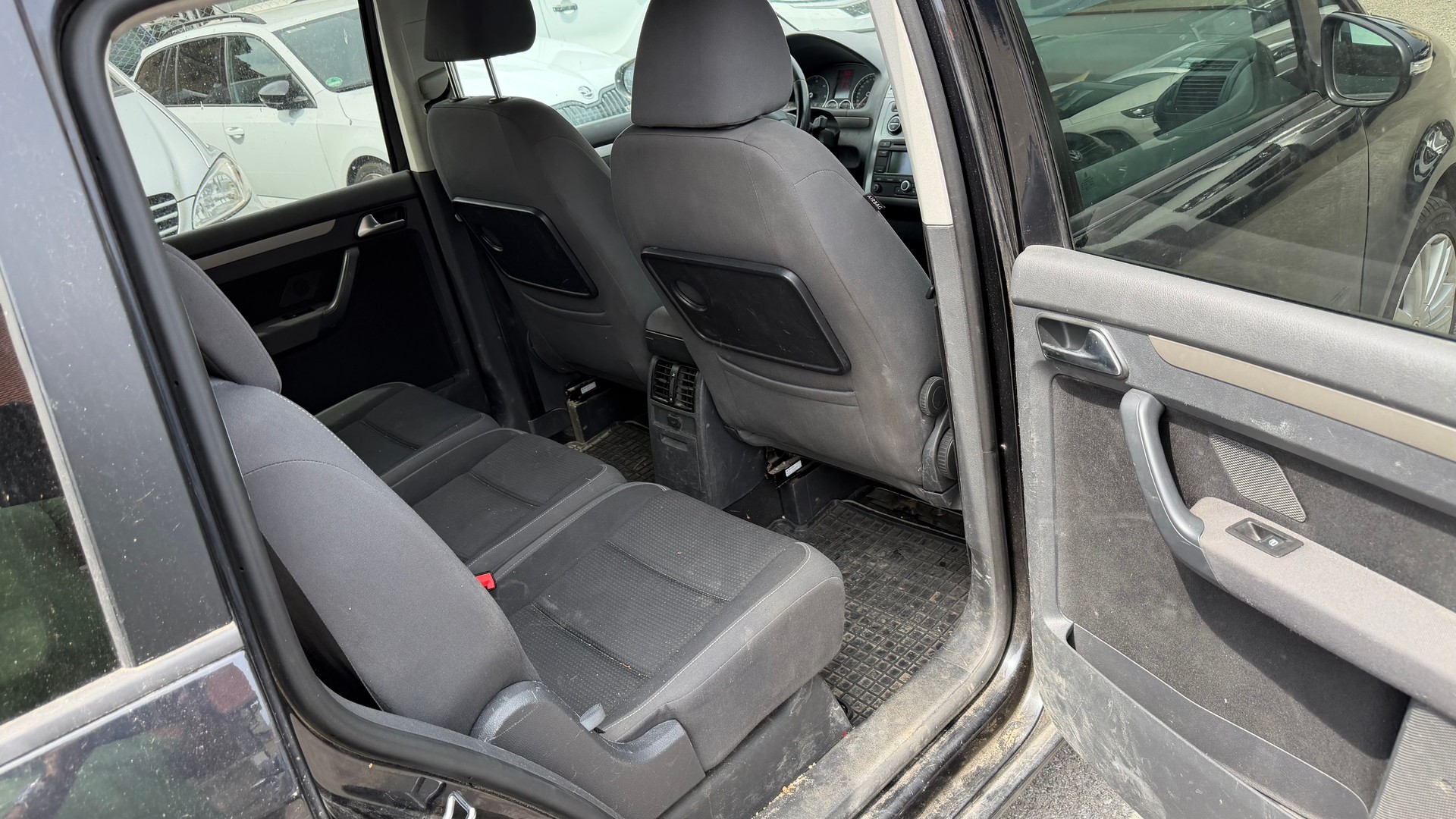 VW Touran 1.9 TDI Trendline-image-8