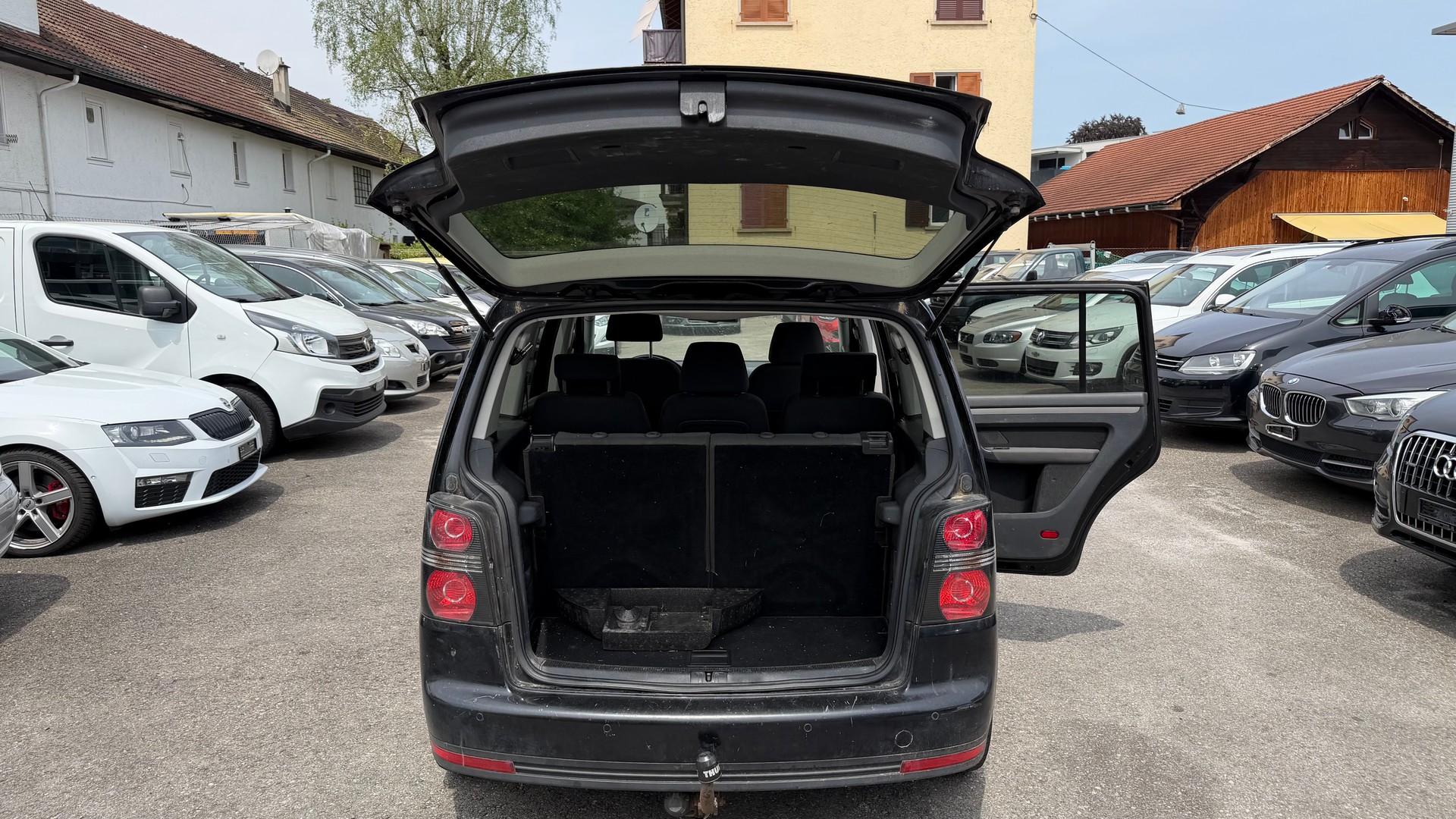 VW Touran 1.9 TDI Trendline-image-11