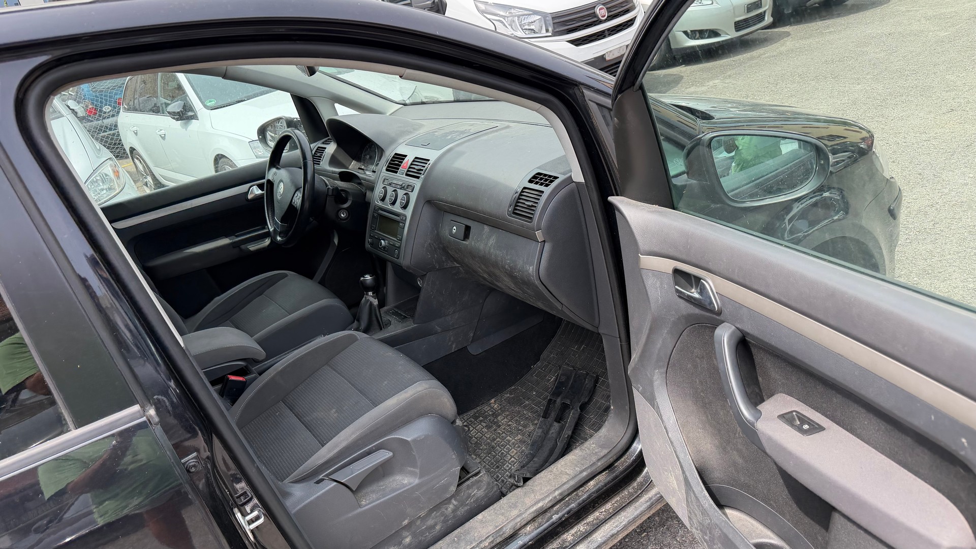 VW Touran 1.9 TDI Trendline-image-4