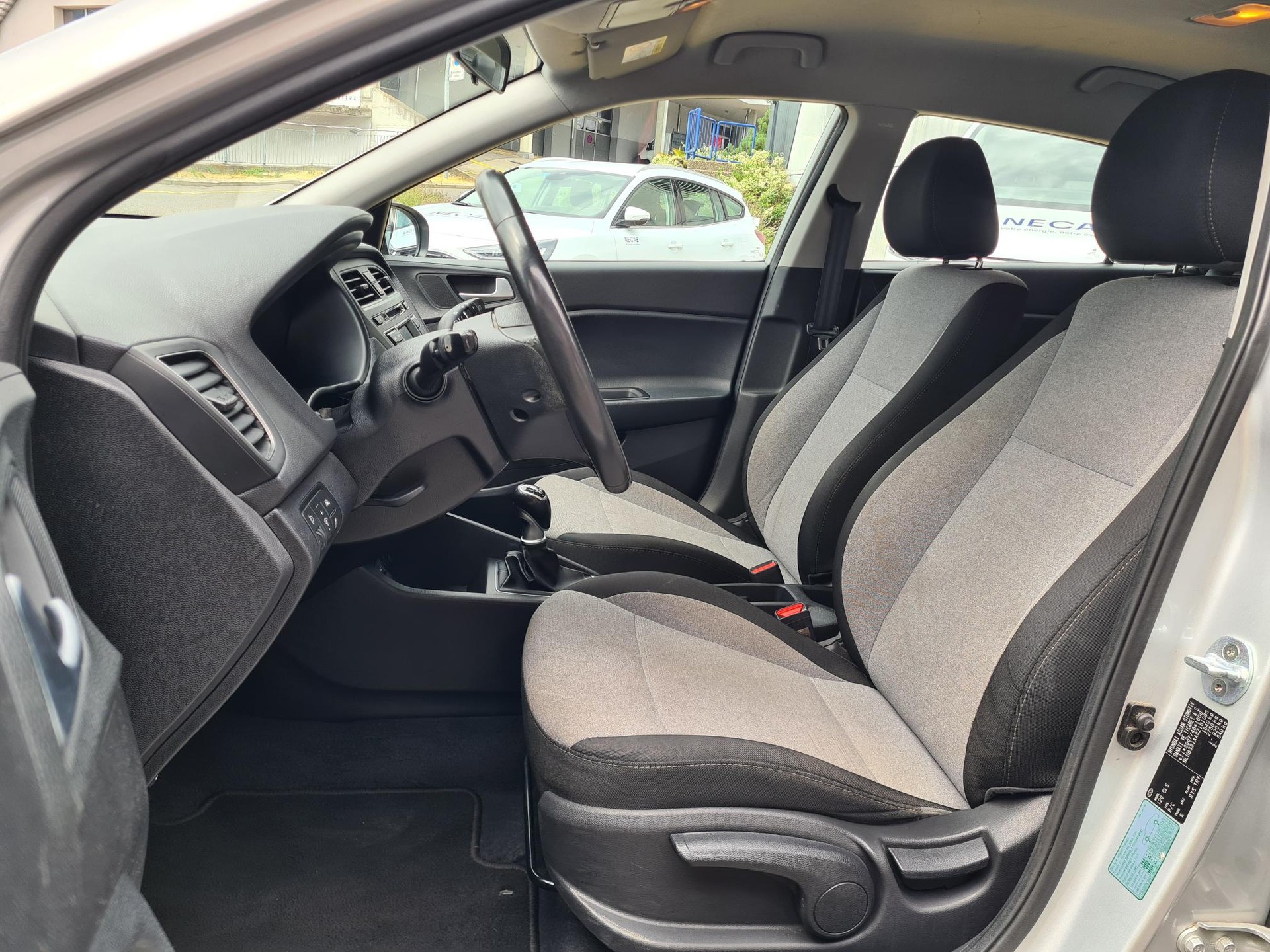 HYUNDAI i20 1.0 T-GDi Amplia-image-7